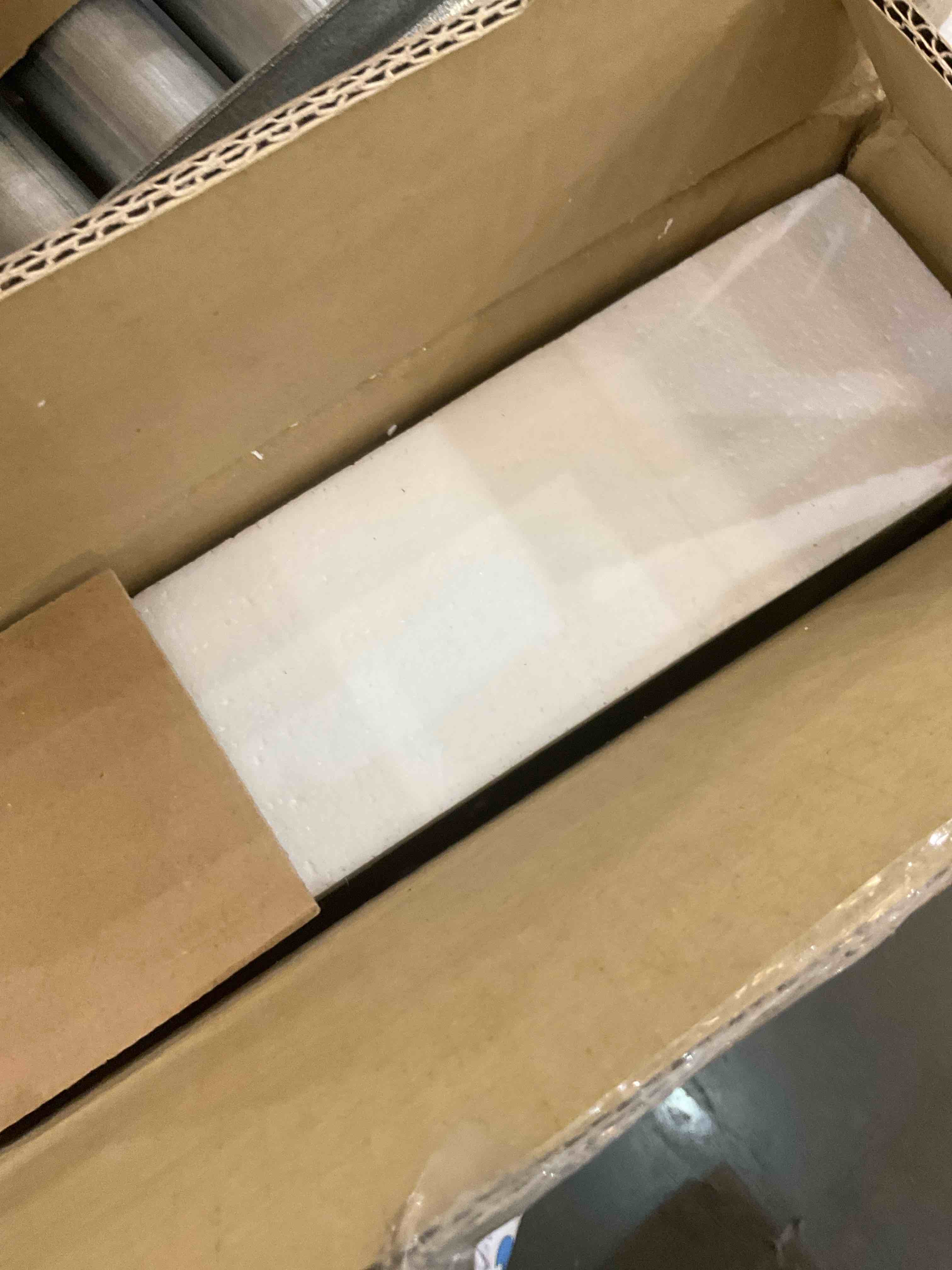 https://s3.amazonaws.com/lotting-images-prod/BargainHunt/EXS01505876_1718212655362.jpeg