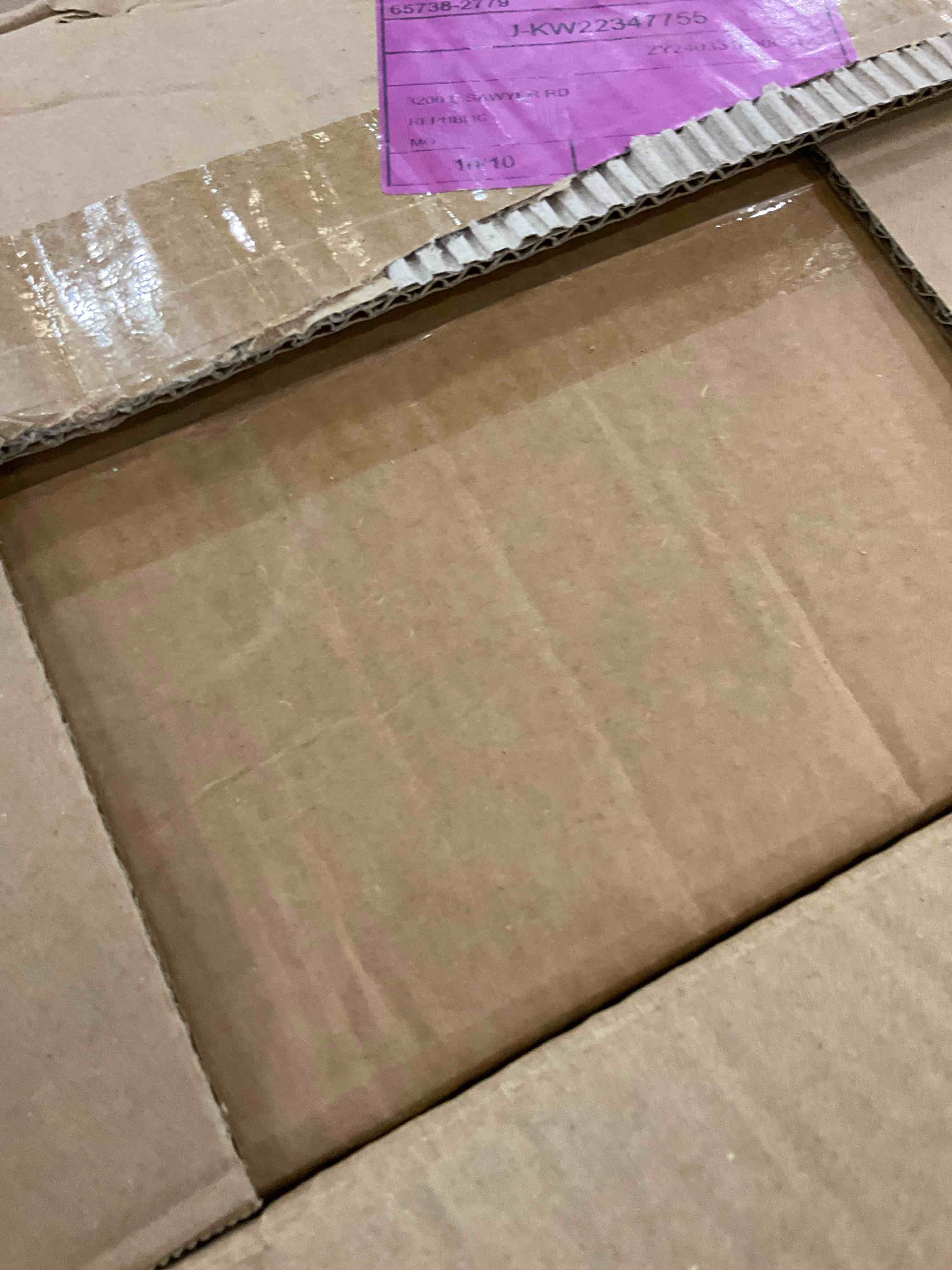 https://s3.amazonaws.com/lotting-images-prod/BargainHunt/EXS01505992_1718374255293.jpeg