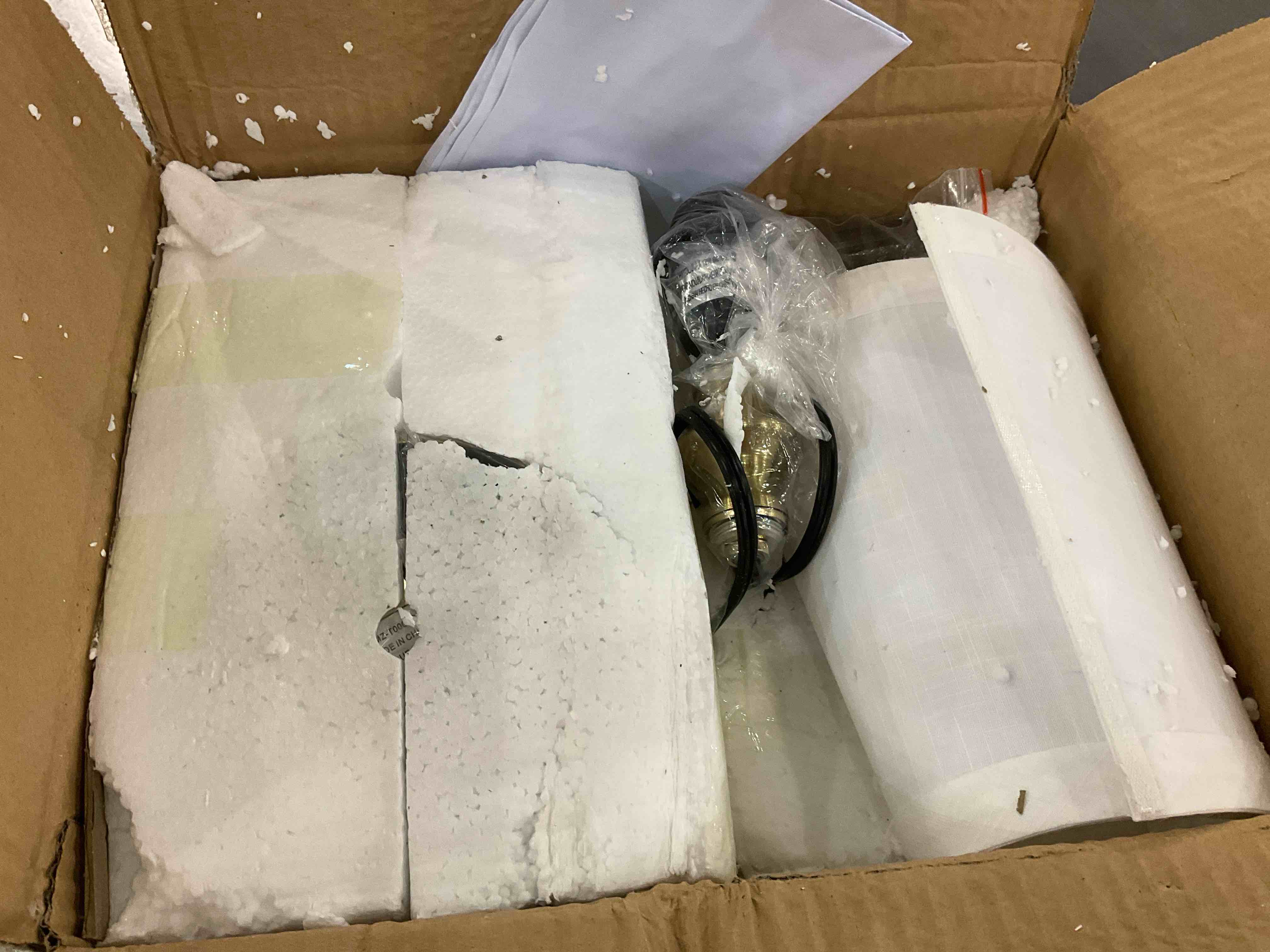 https://s3.amazonaws.com/lotting-images-prod/BargainHunt/EXS01506048_1716491507915.jpeg
