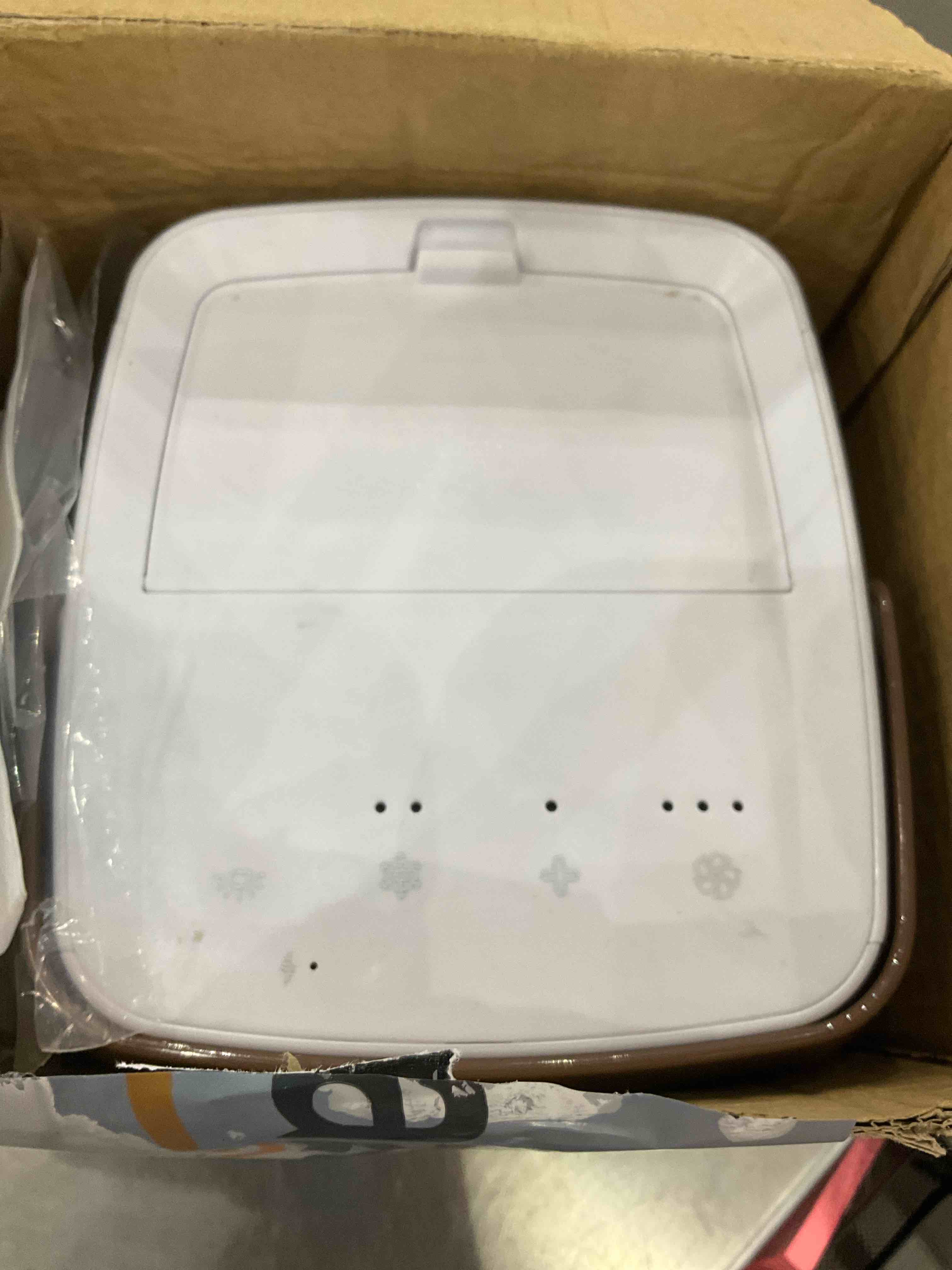 https://s3.amazonaws.com/lotting-images-prod/BargainHunt/EXS01506055_1716549690140.jpeg