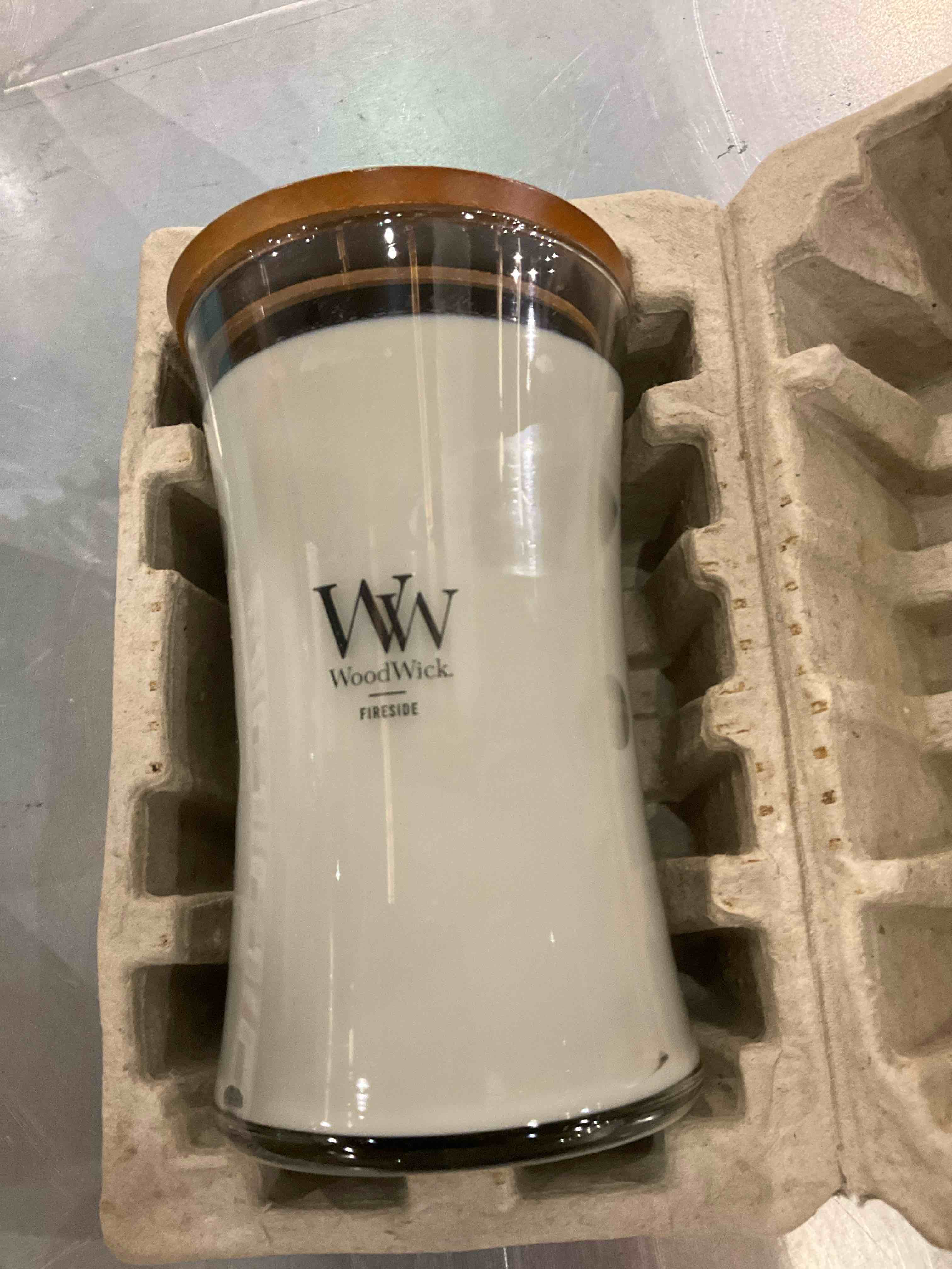 https://s3.amazonaws.com/lotting-images-prod/BargainHunt/EXS01506061_1716550639489.jpeg