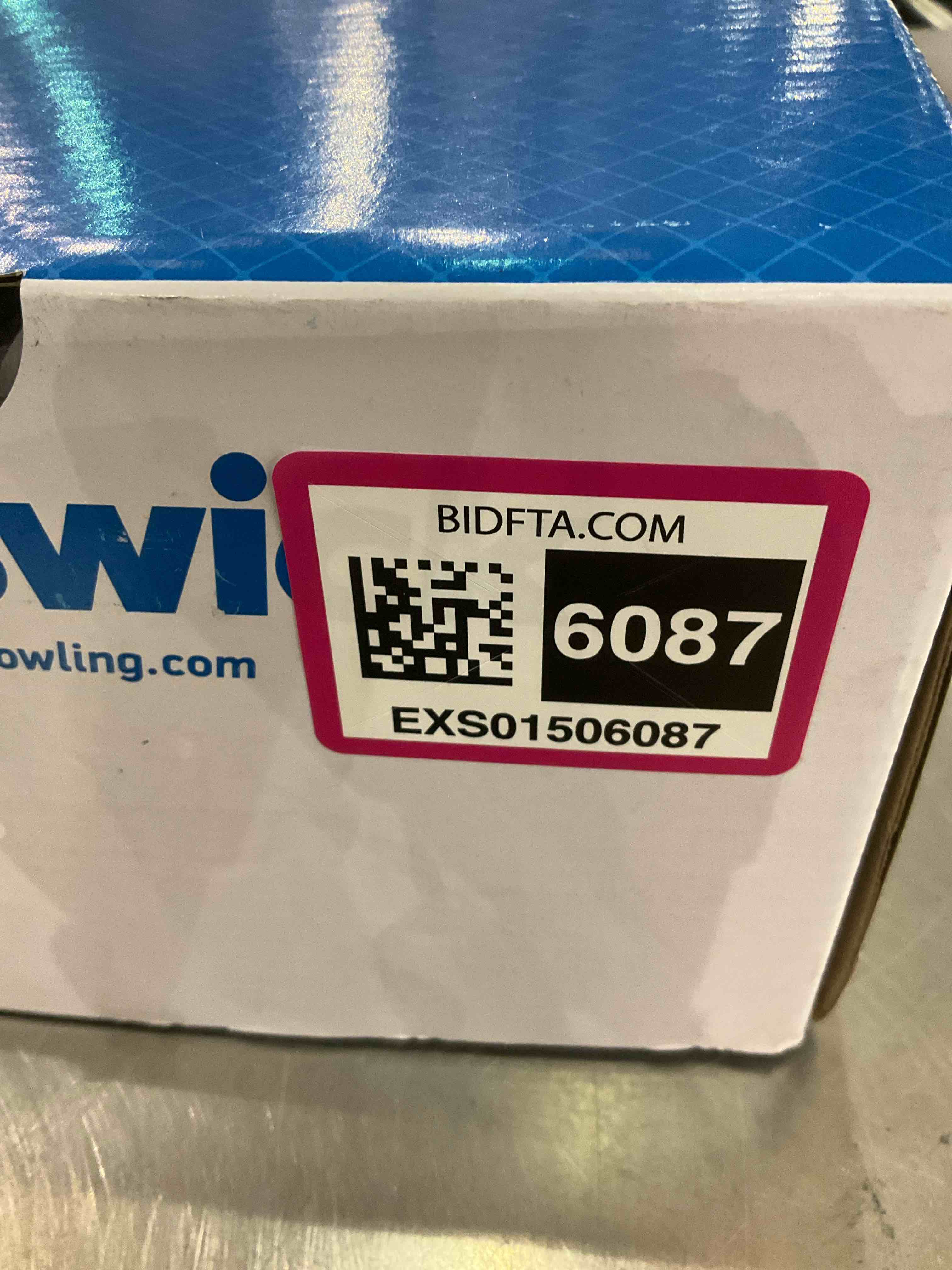 https://s3.amazonaws.com/lotting-images-prod/BargainHunt/EXS01506087_1716553424823.jpeg
