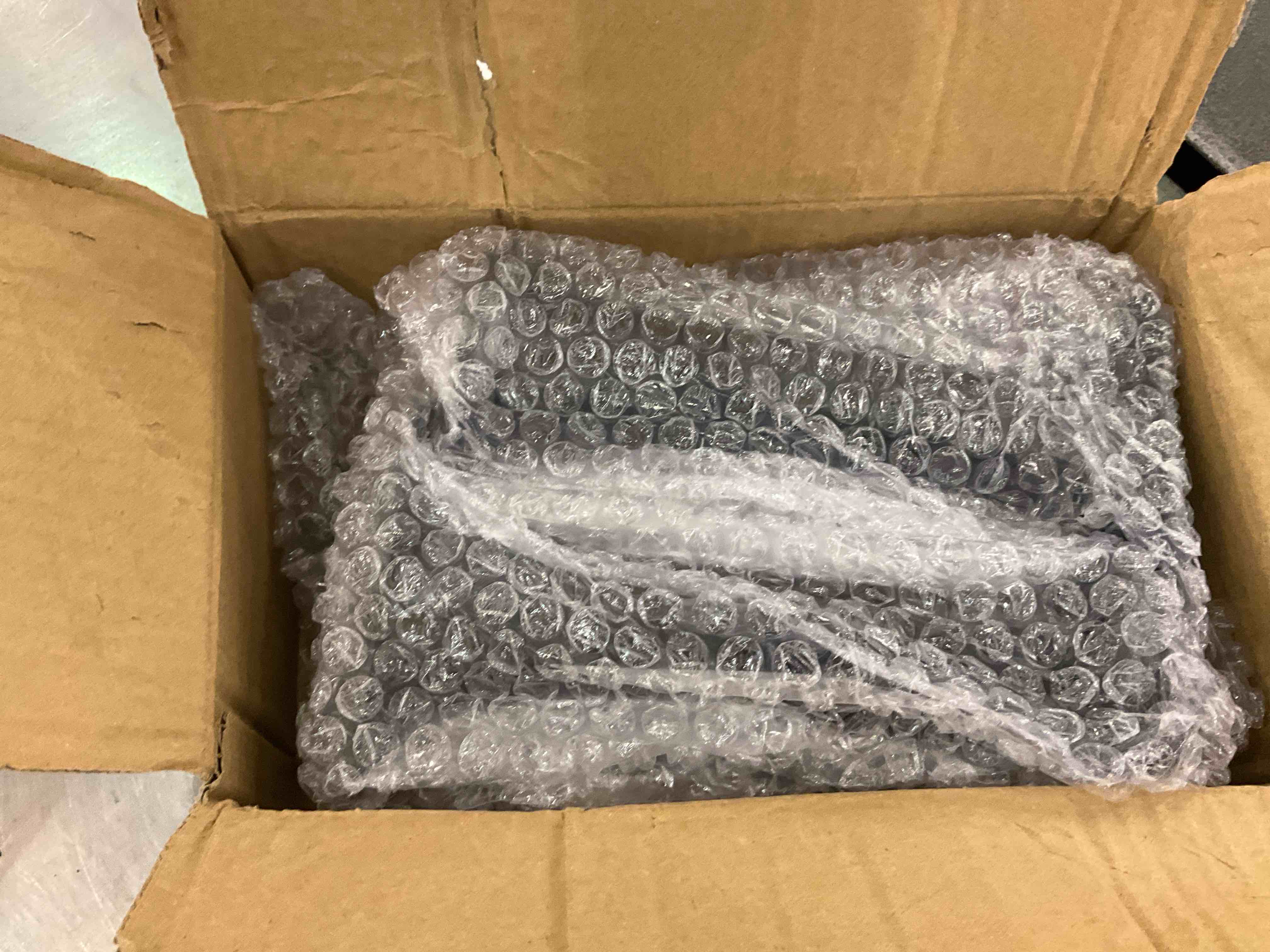 https://s3.amazonaws.com/lotting-images-prod/BargainHunt/EXS01506100_1716557372873.jpeg