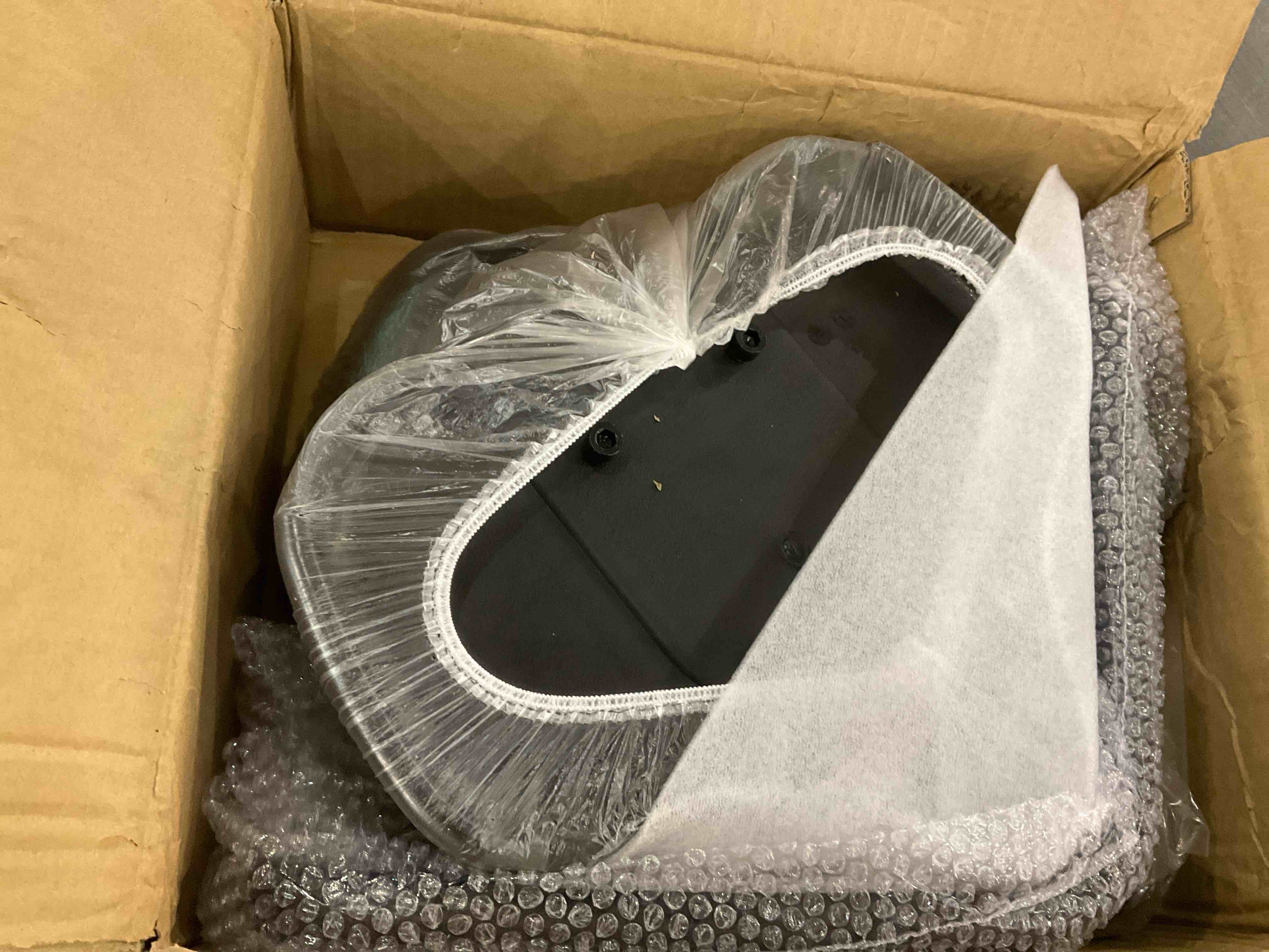 https://s3.amazonaws.com/lotting-images-prod/BargainHunt/EXS01506273_1716983959887.jpeg