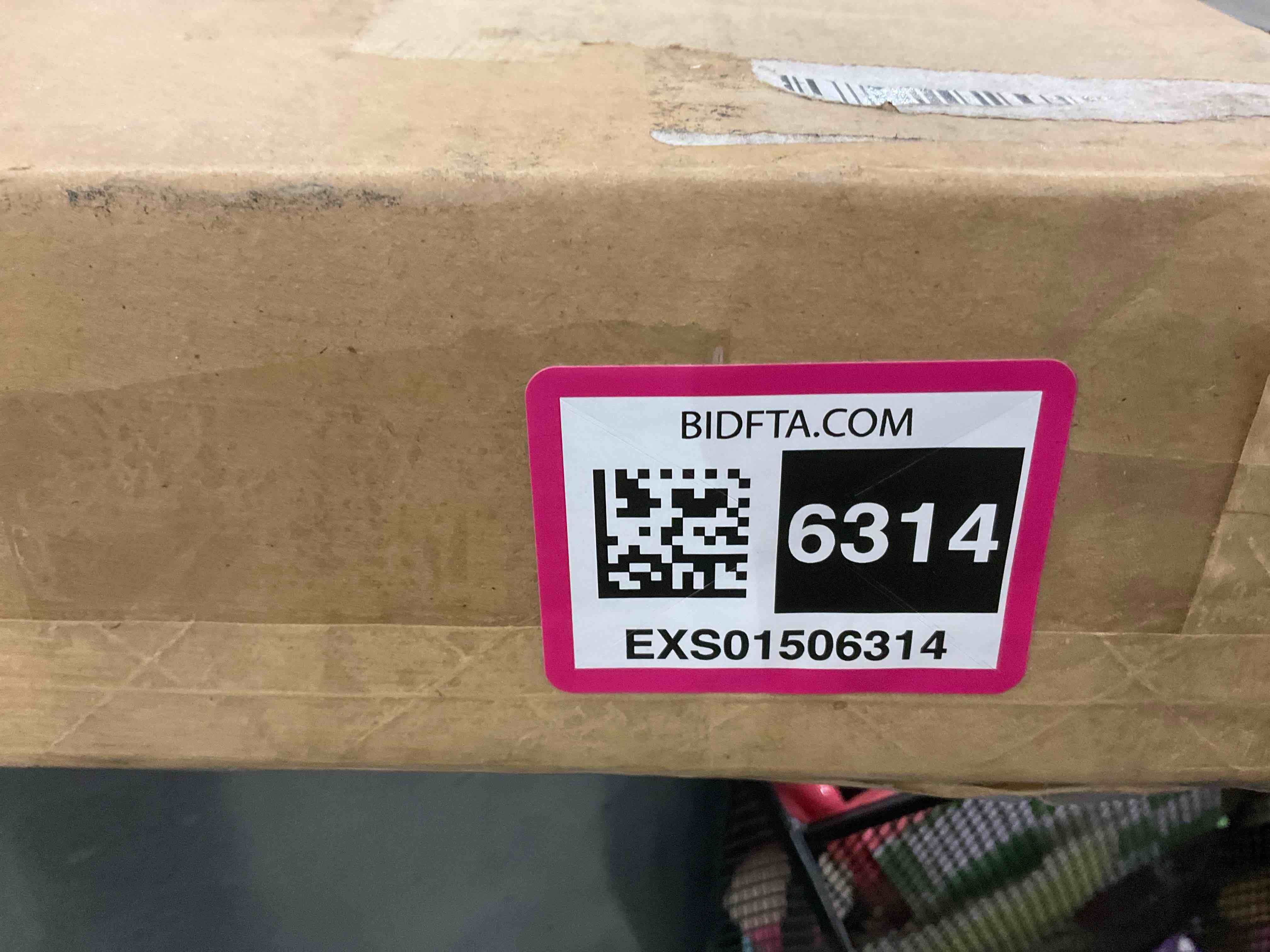 https://s3.amazonaws.com/lotting-images-prod/BargainHunt/EXS01506314_1716991485133.jpeg
