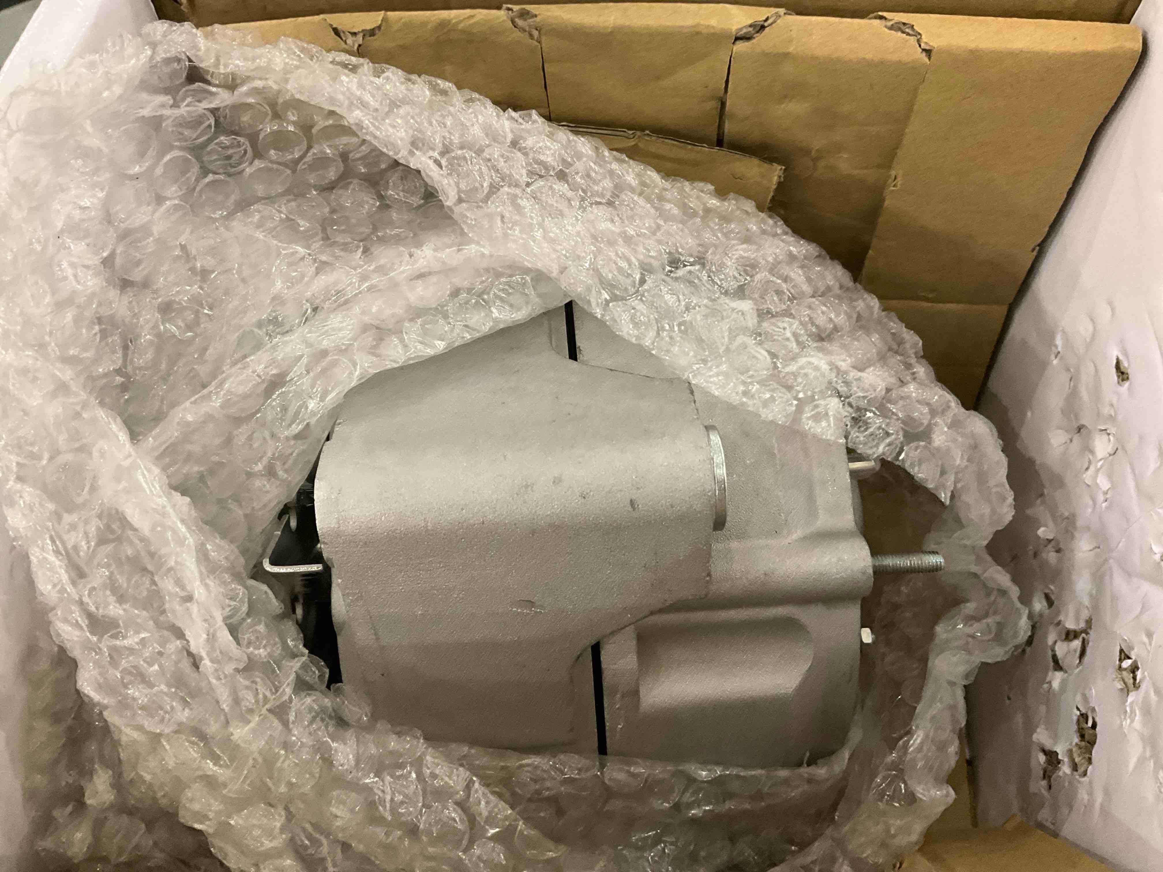 https://s3.amazonaws.com/lotting-images-prod/BargainHunt/EXS01506336_1716994783013.jpeg