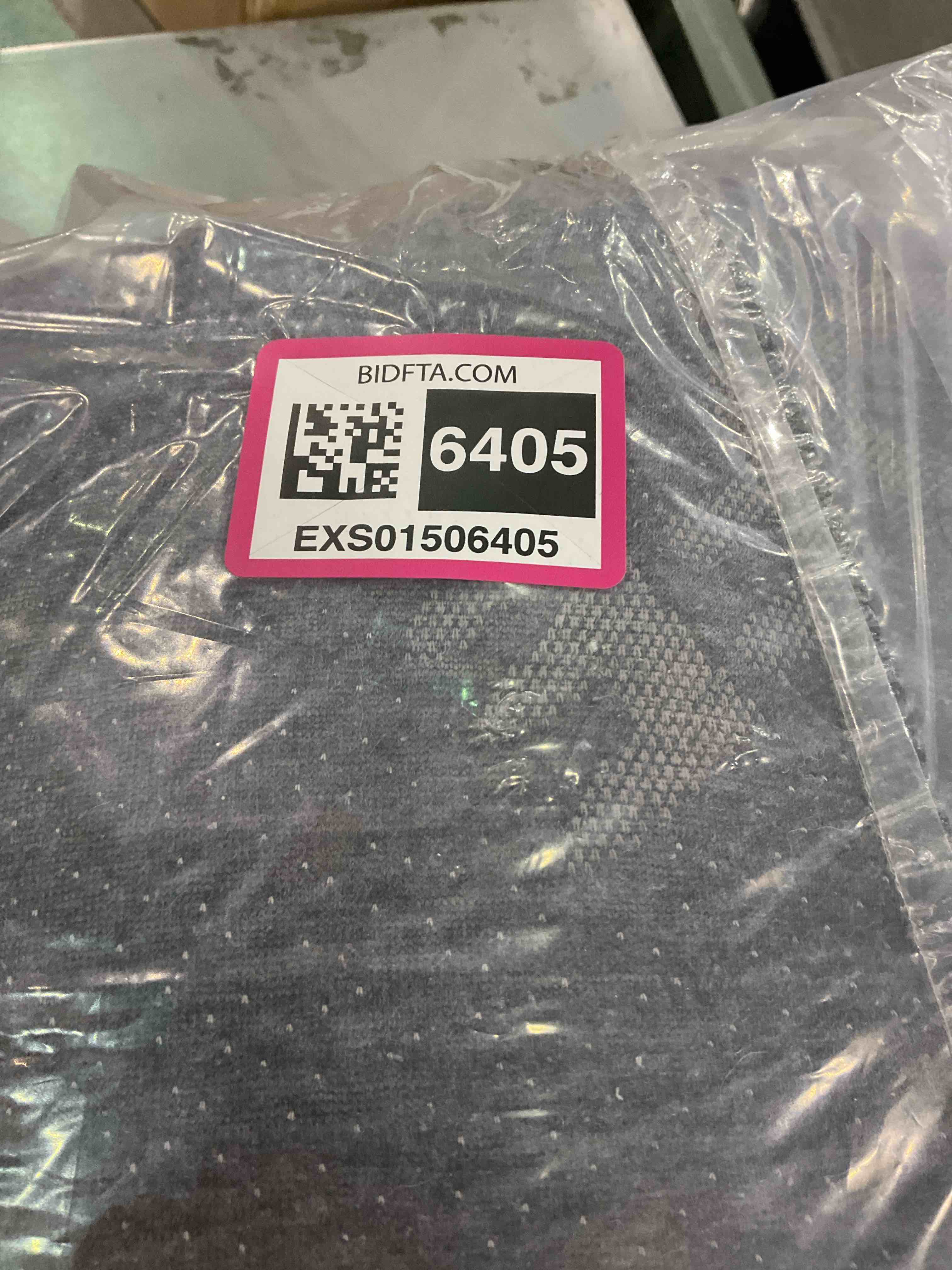 https://s3.amazonaws.com/lotting-images-prod/BargainHunt/EXS01506405_1717069330417.jpeg