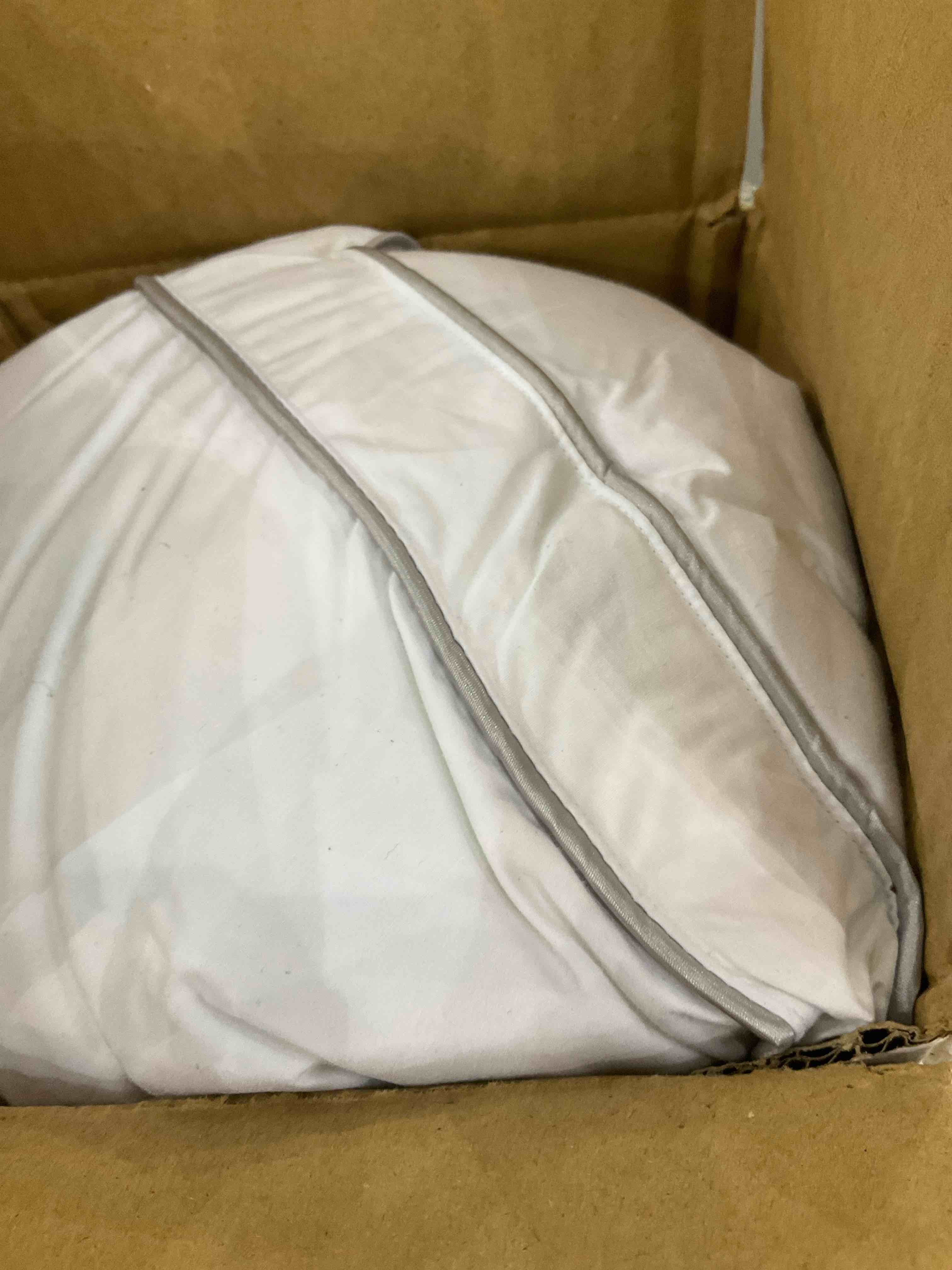 https://s3.amazonaws.com/lotting-images-prod/BargainHunt/EXS01506406_1717069468863.jpeg