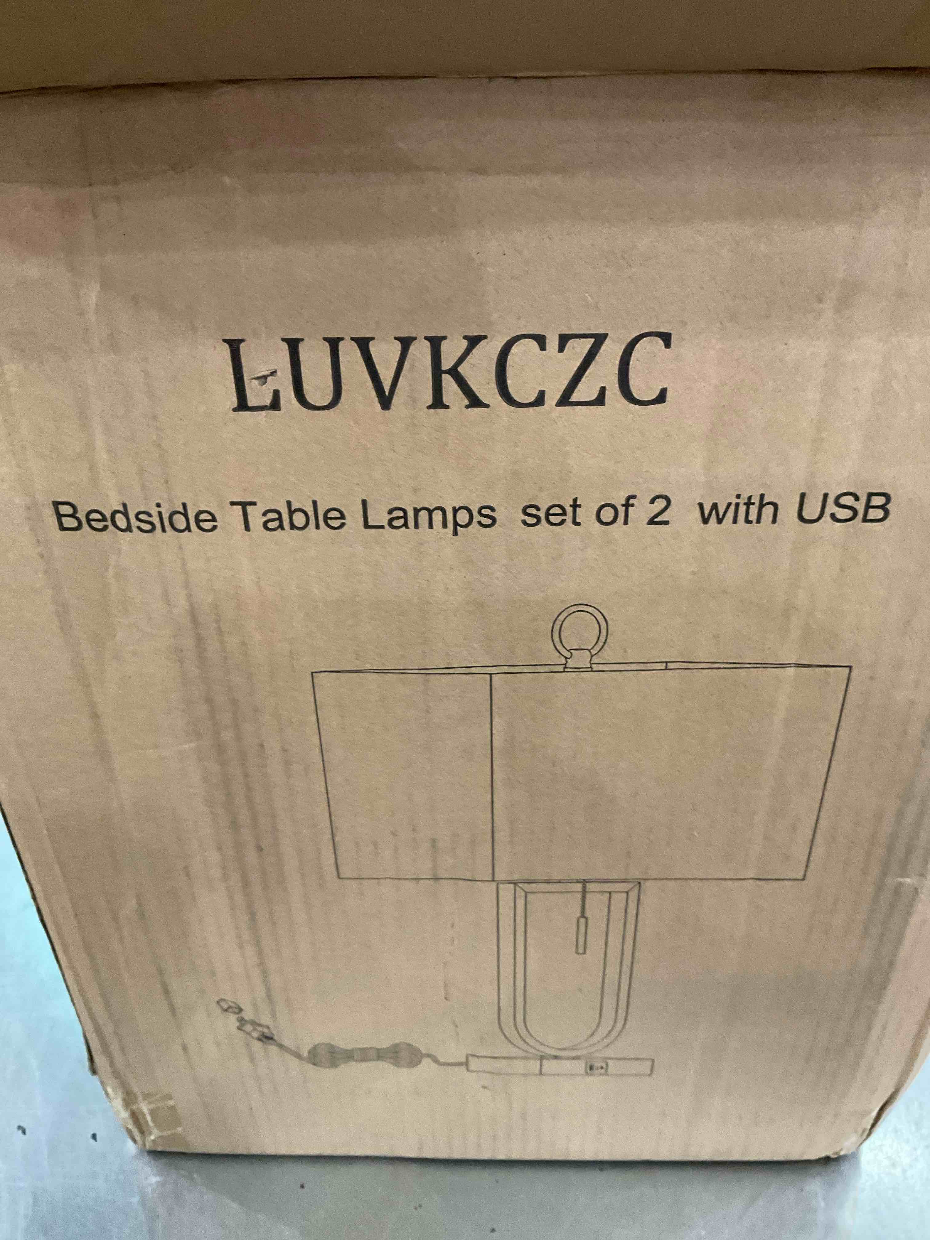 https://s3.amazonaws.com/lotting-images-prod/BargainHunt/EXS01506489_1717091453094.jpeg