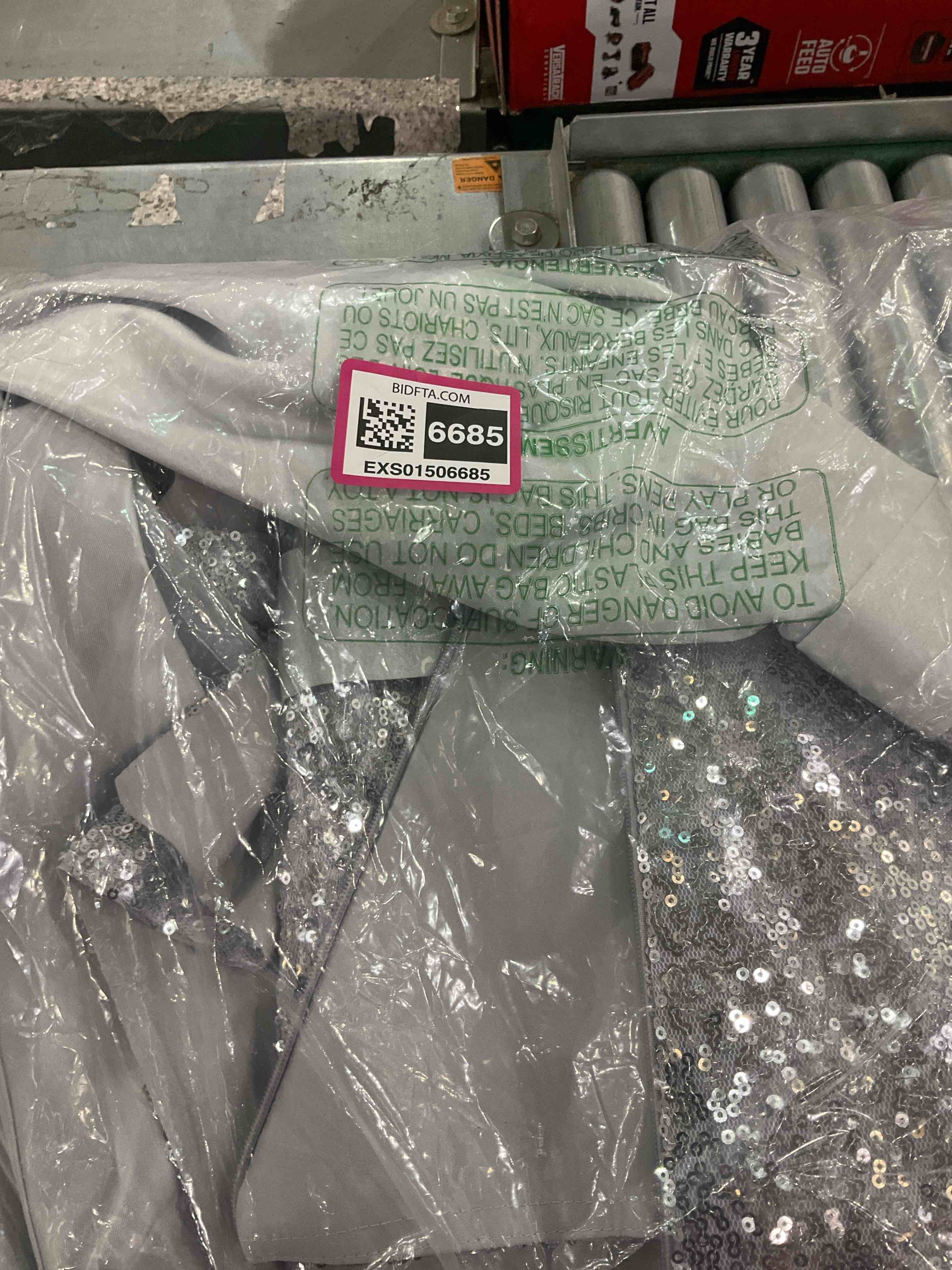 https://s3.amazonaws.com/lotting-images-prod/BargainHunt/EXS01506685_1715965041306.jpeg
