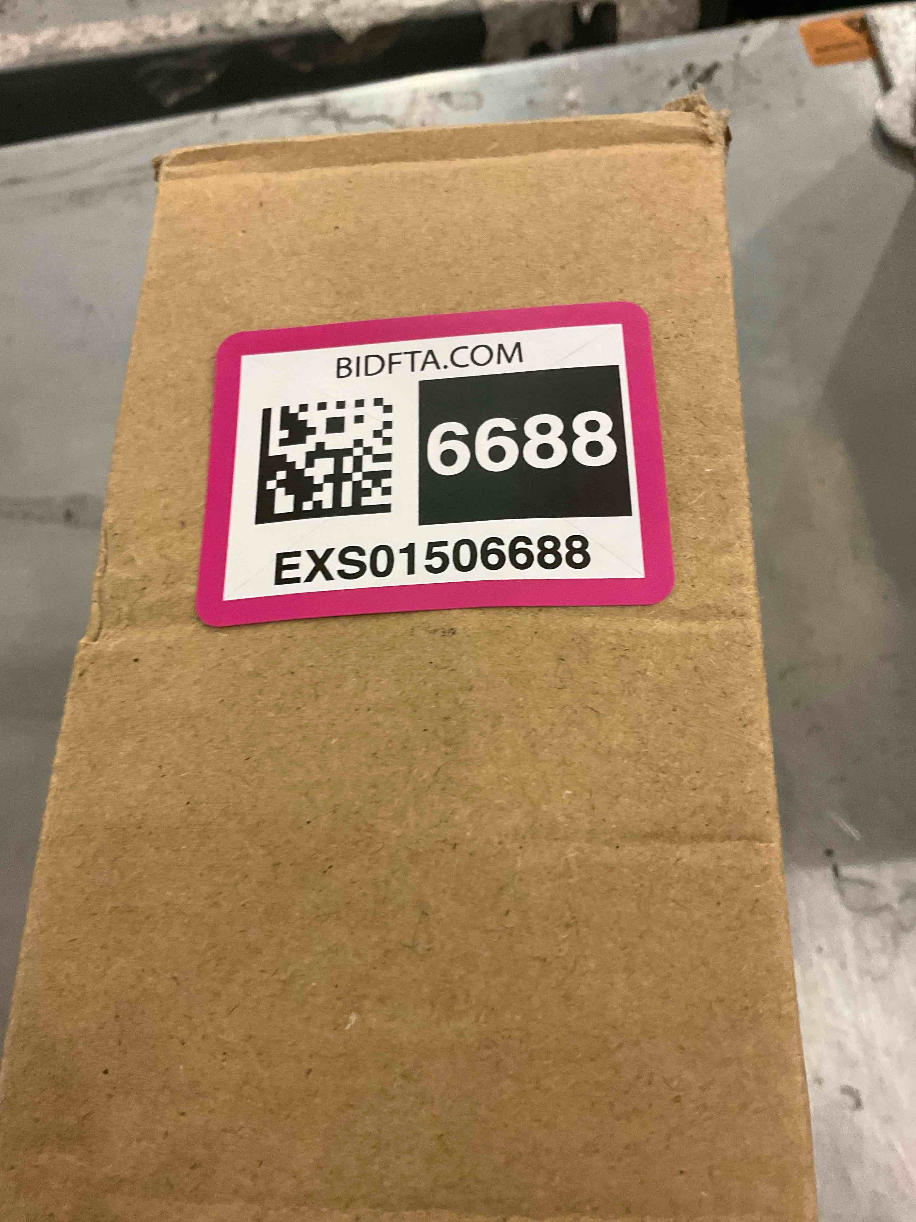 https://s3.amazonaws.com/lotting-images-prod/BargainHunt/EXS01506688_1715965348605.jpeg