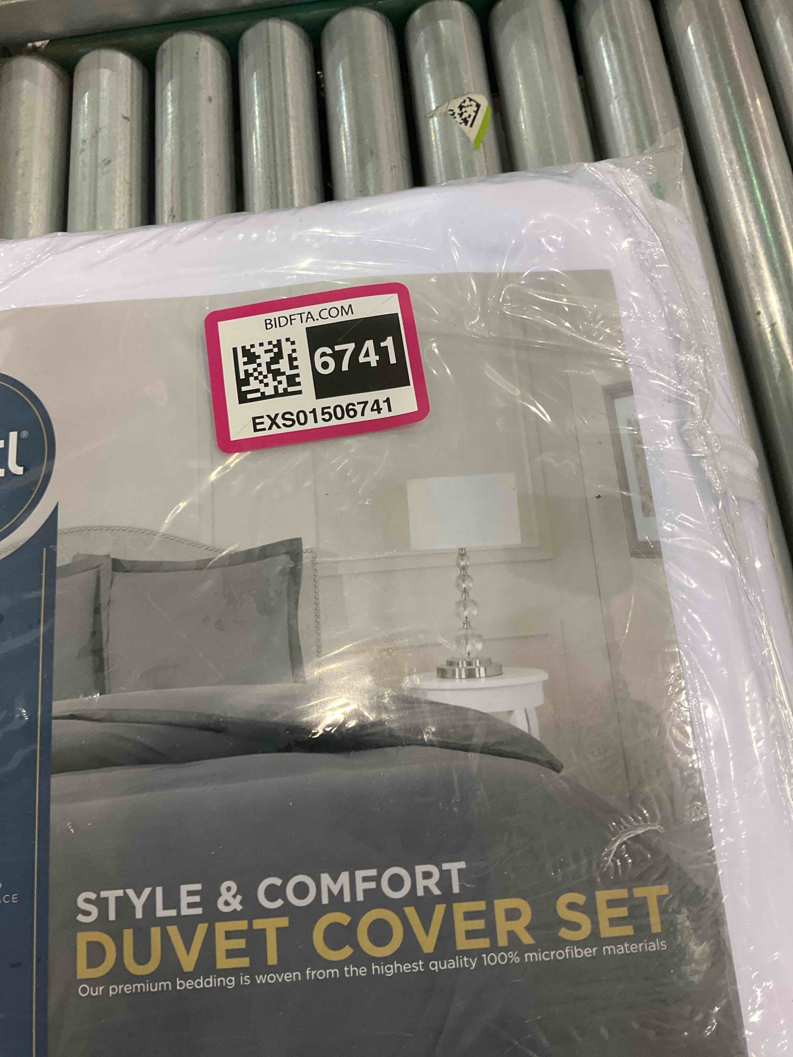 https://s3.amazonaws.com/lotting-images-prod/BargainHunt/EXS01506741_1716203611437.jpeg