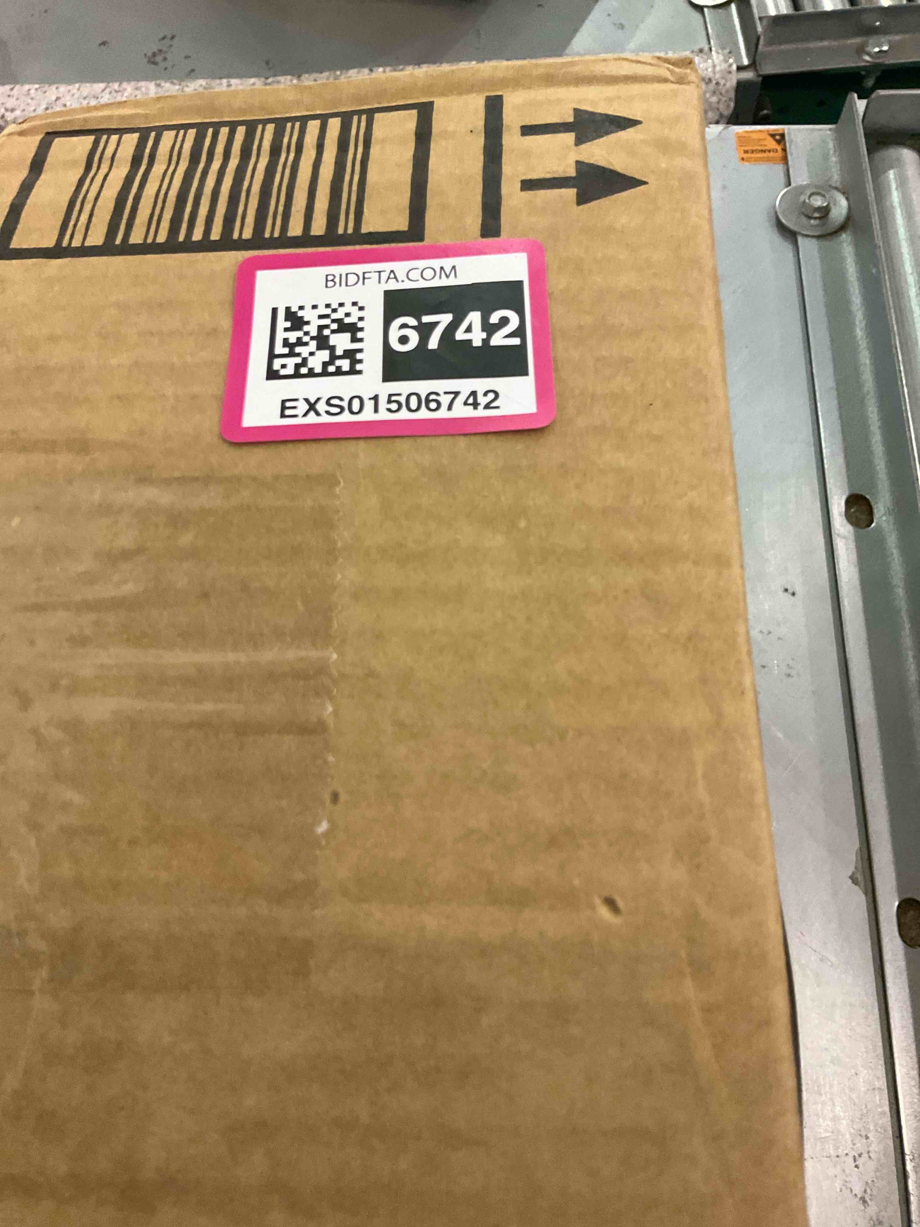 https://s3.amazonaws.com/lotting-images-prod/BargainHunt/EXS01506742_1716203727022.jpeg