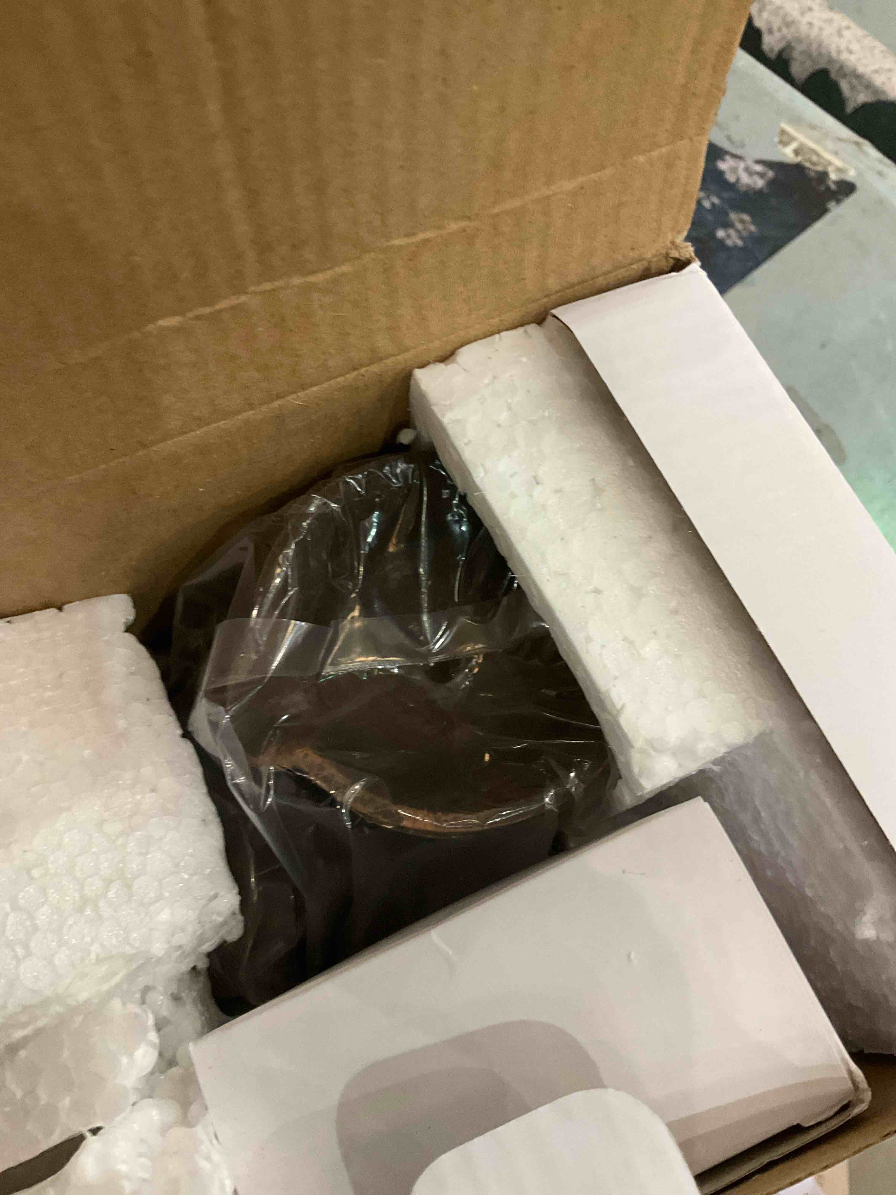 https://s3.amazonaws.com/lotting-images-prod/BargainHunt/EXS01506842_1716215650211.jpeg