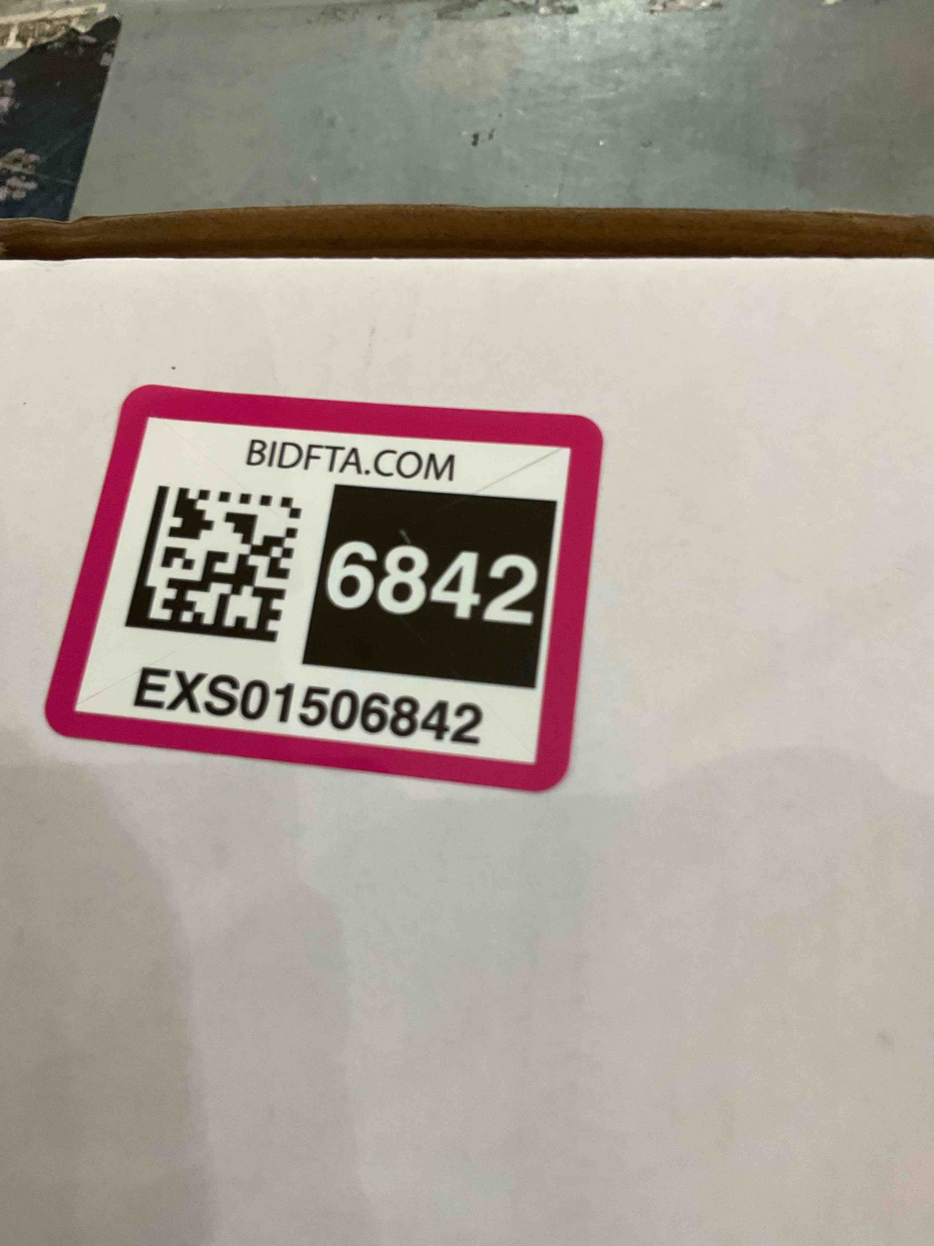 https://s3.amazonaws.com/lotting-images-prod/BargainHunt/EXS01506842_1716215765714.jpeg