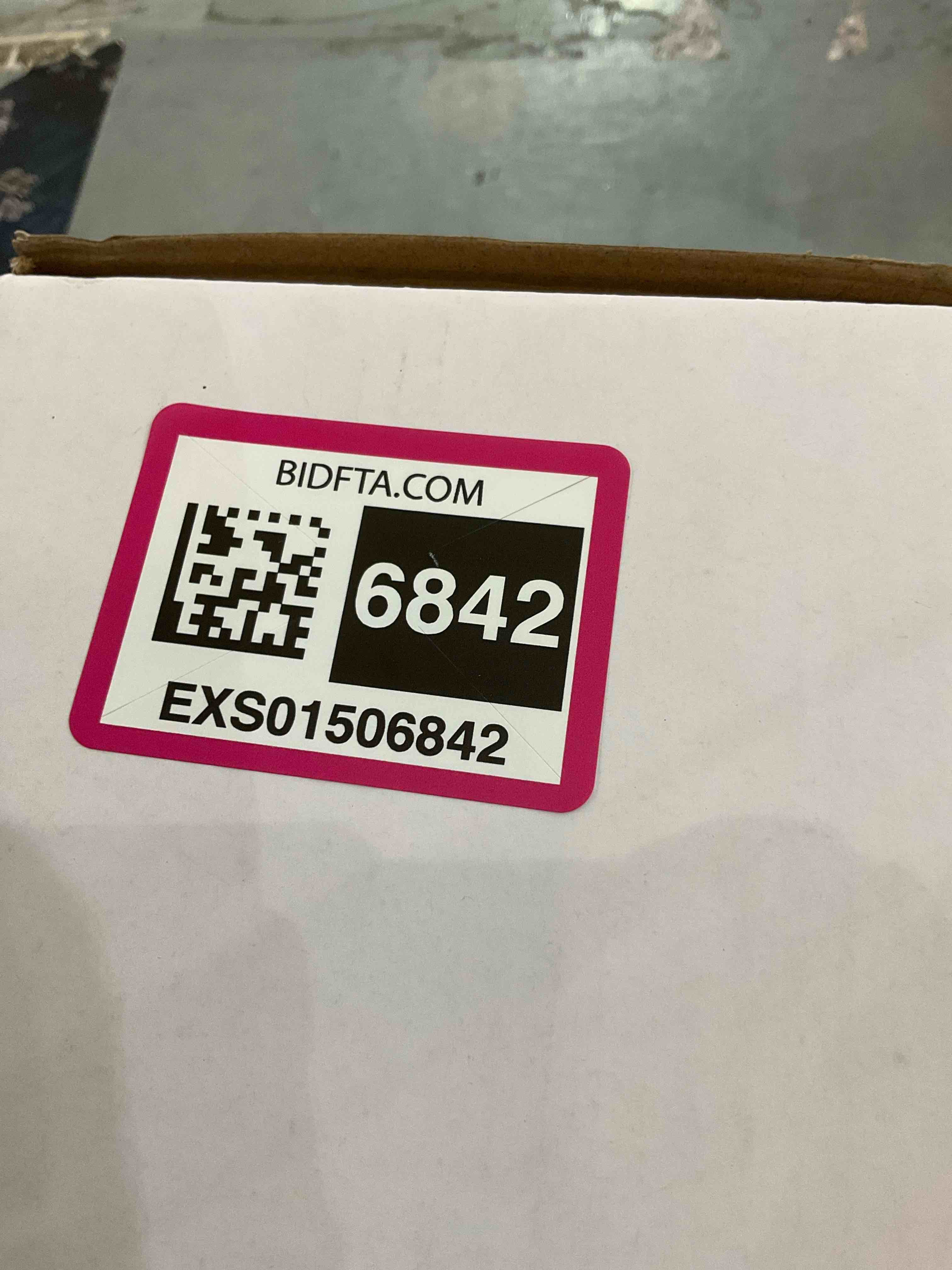 https://s3.amazonaws.com/lotting-images-prod/BargainHunt/EXS01506842_1716215766810.jpeg