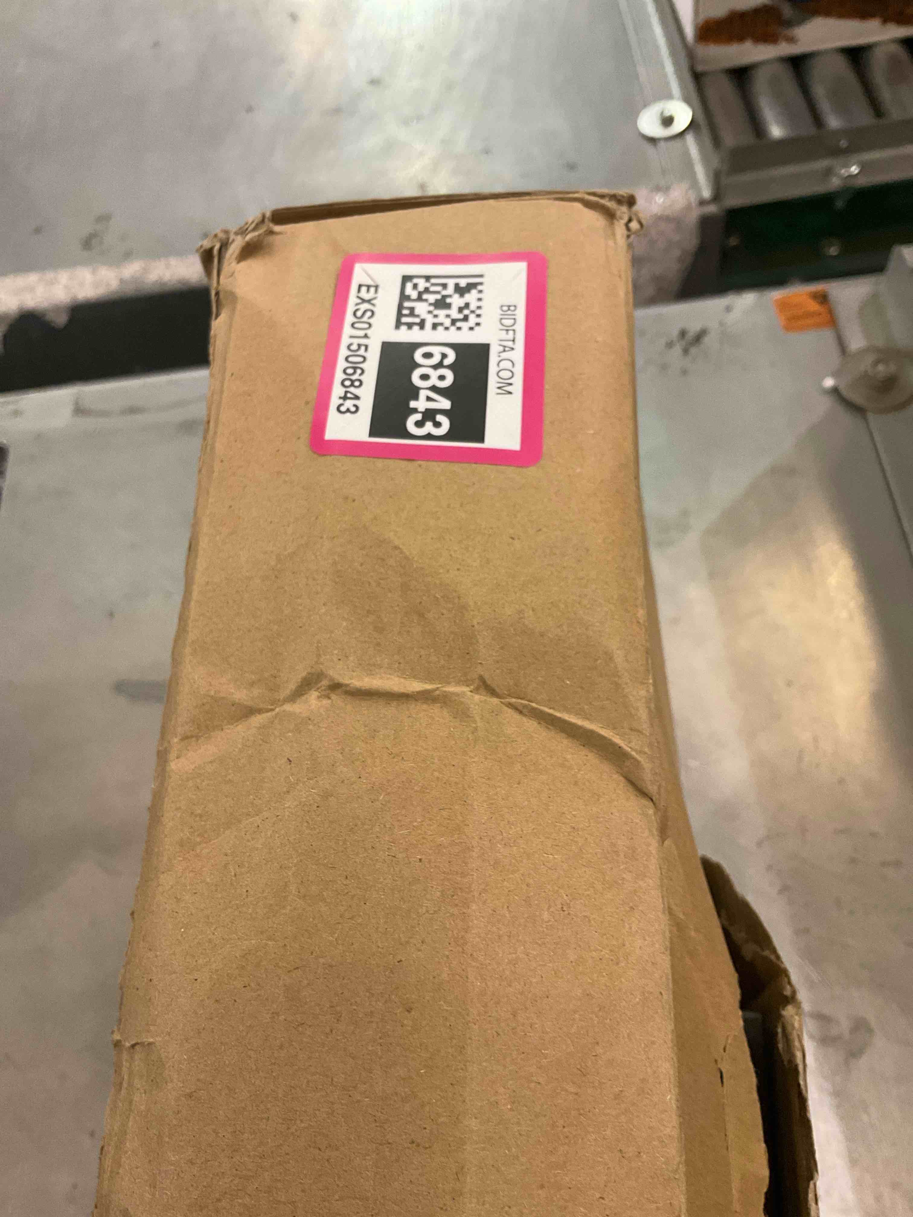 https://s3.amazonaws.com/lotting-images-prod/BargainHunt/EXS01506843_1716215820711.jpeg