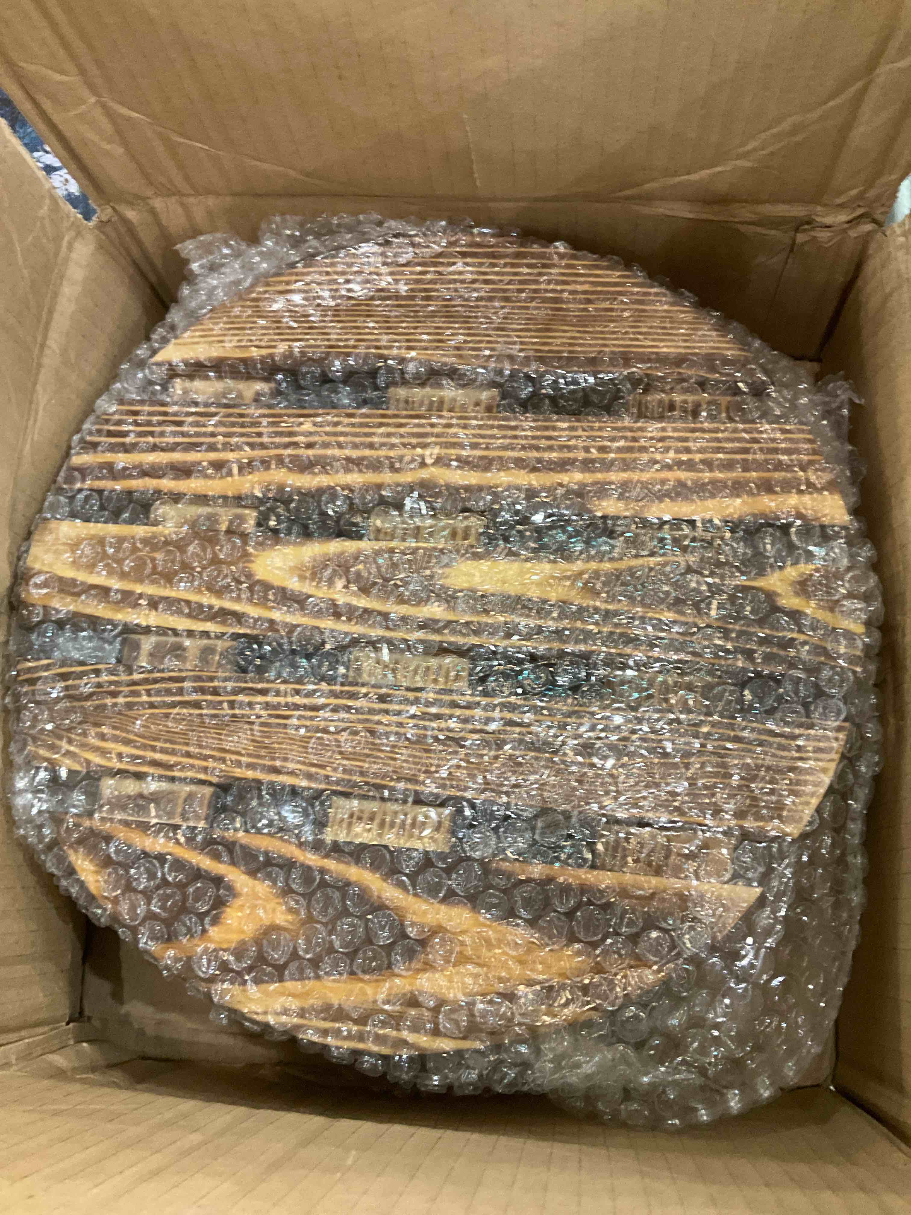 https://s3.amazonaws.com/lotting-images-prod/BargainHunt/EXS01506847_1716216094949.jpeg