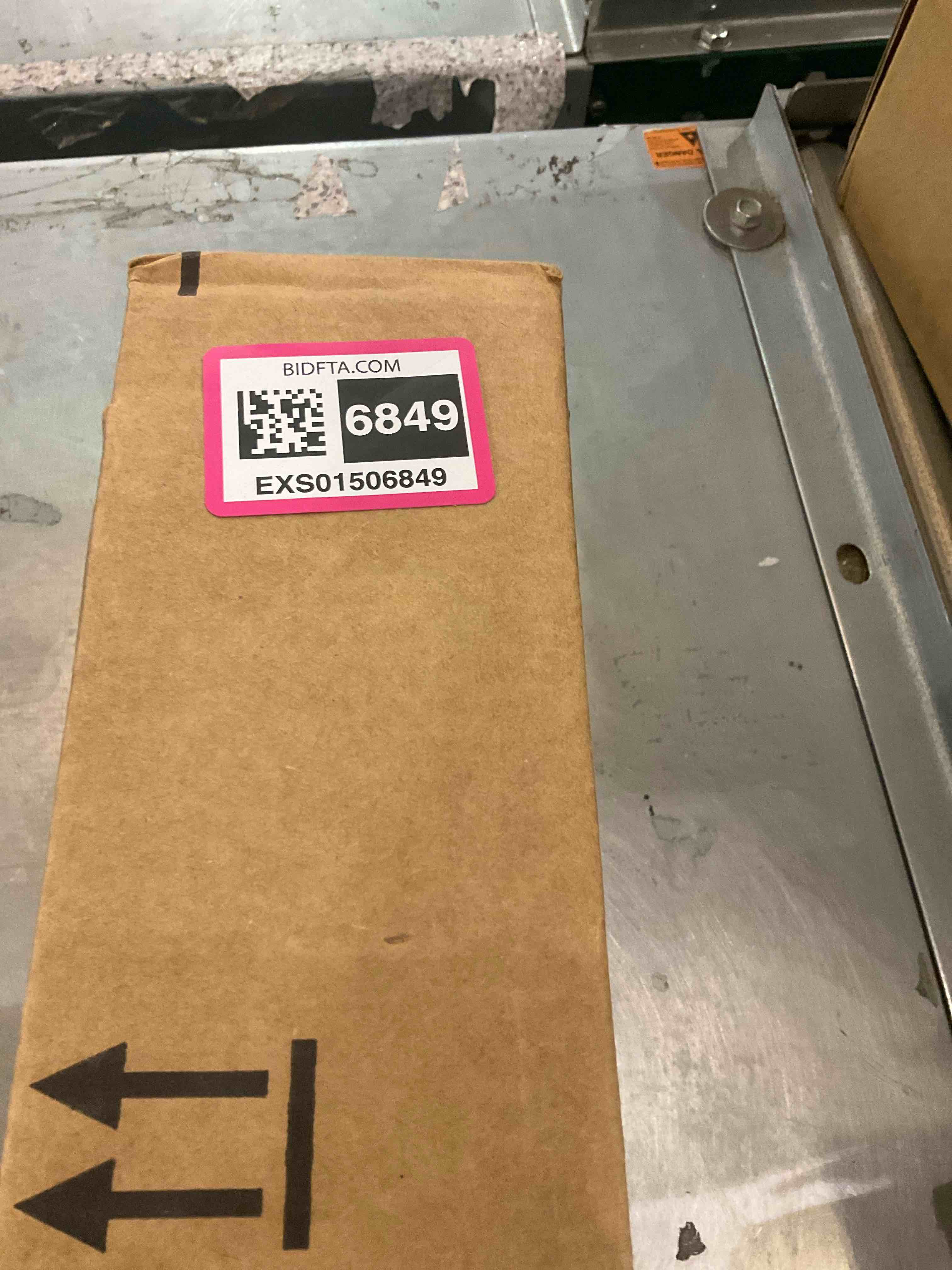 https://s3.amazonaws.com/lotting-images-prod/BargainHunt/EXS01506849_1716216236576.jpeg