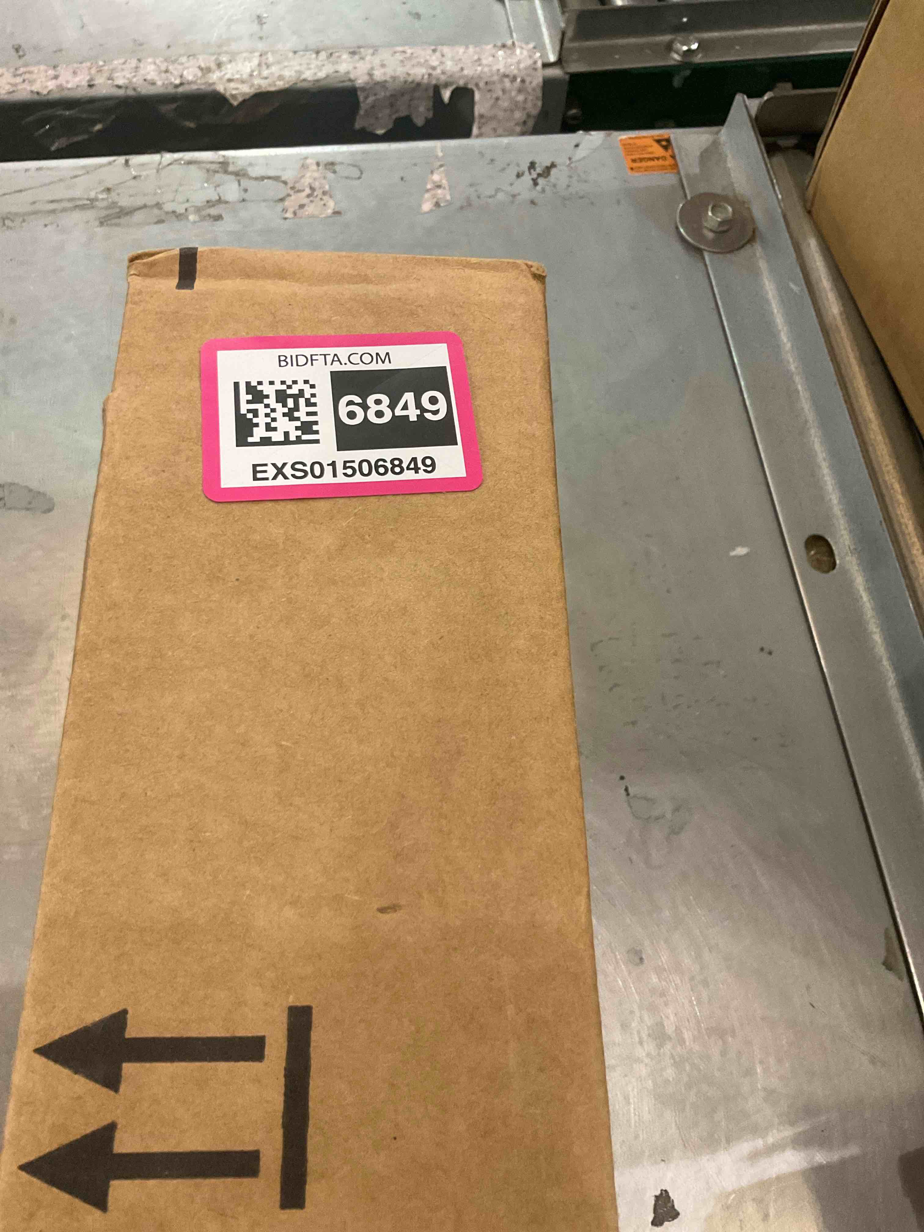 https://s3.amazonaws.com/lotting-images-prod/BargainHunt/EXS01506849_1716216237504.jpeg