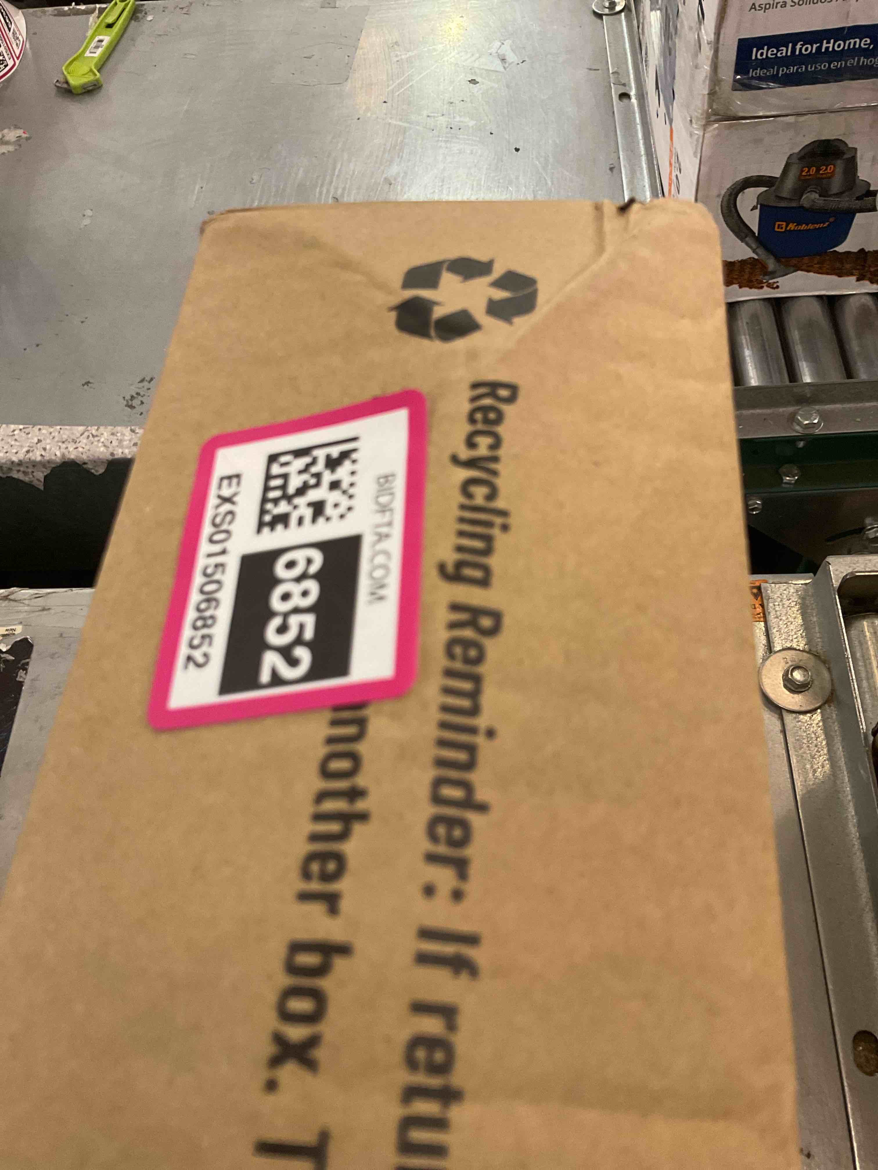 https://s3.amazonaws.com/lotting-images-prod/BargainHunt/EXS01506852_1716216459660.jpeg