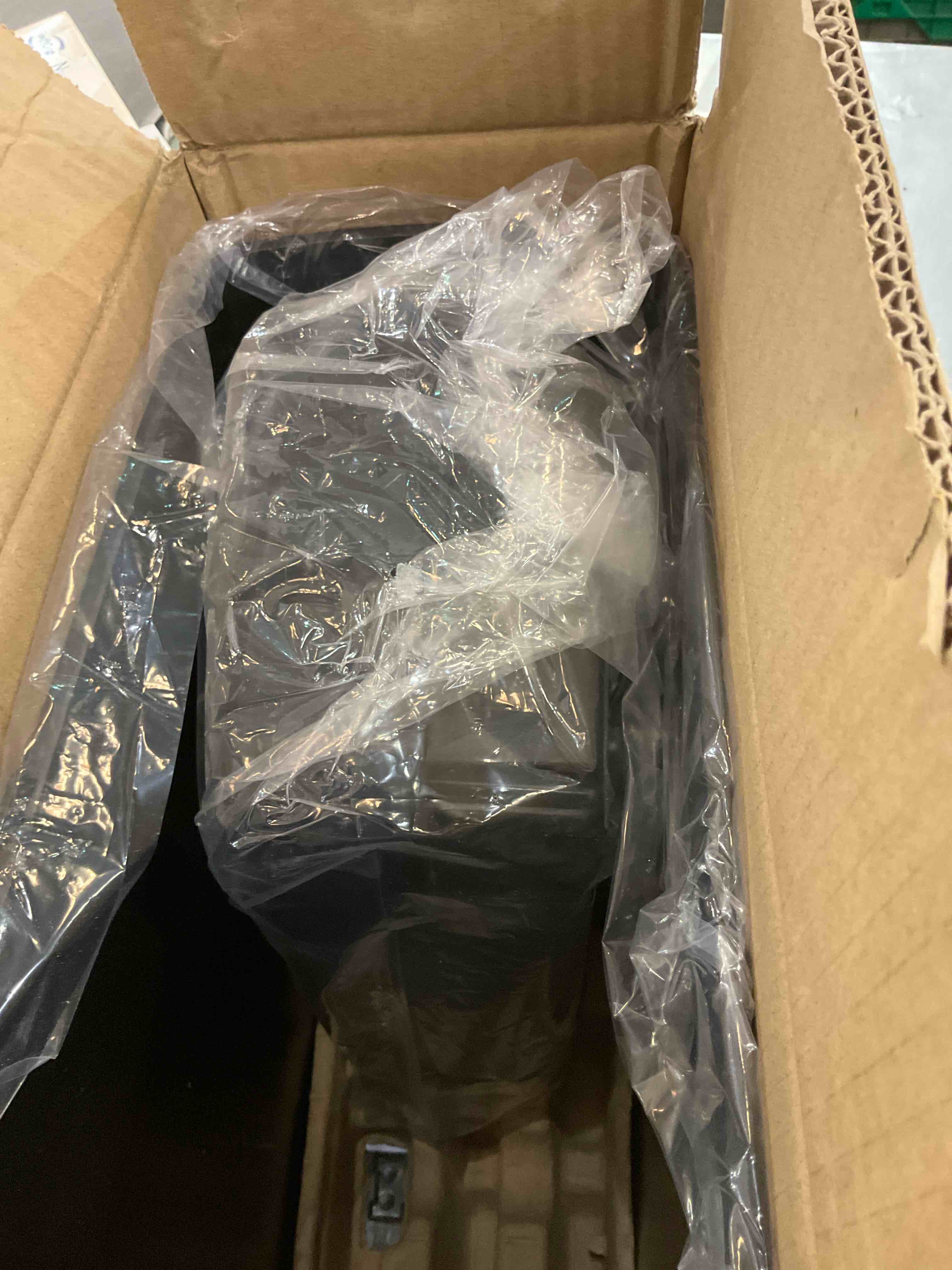 https://s3.amazonaws.com/lotting-images-prod/BargainHunt/EXS01506906_1716224789769.jpeg