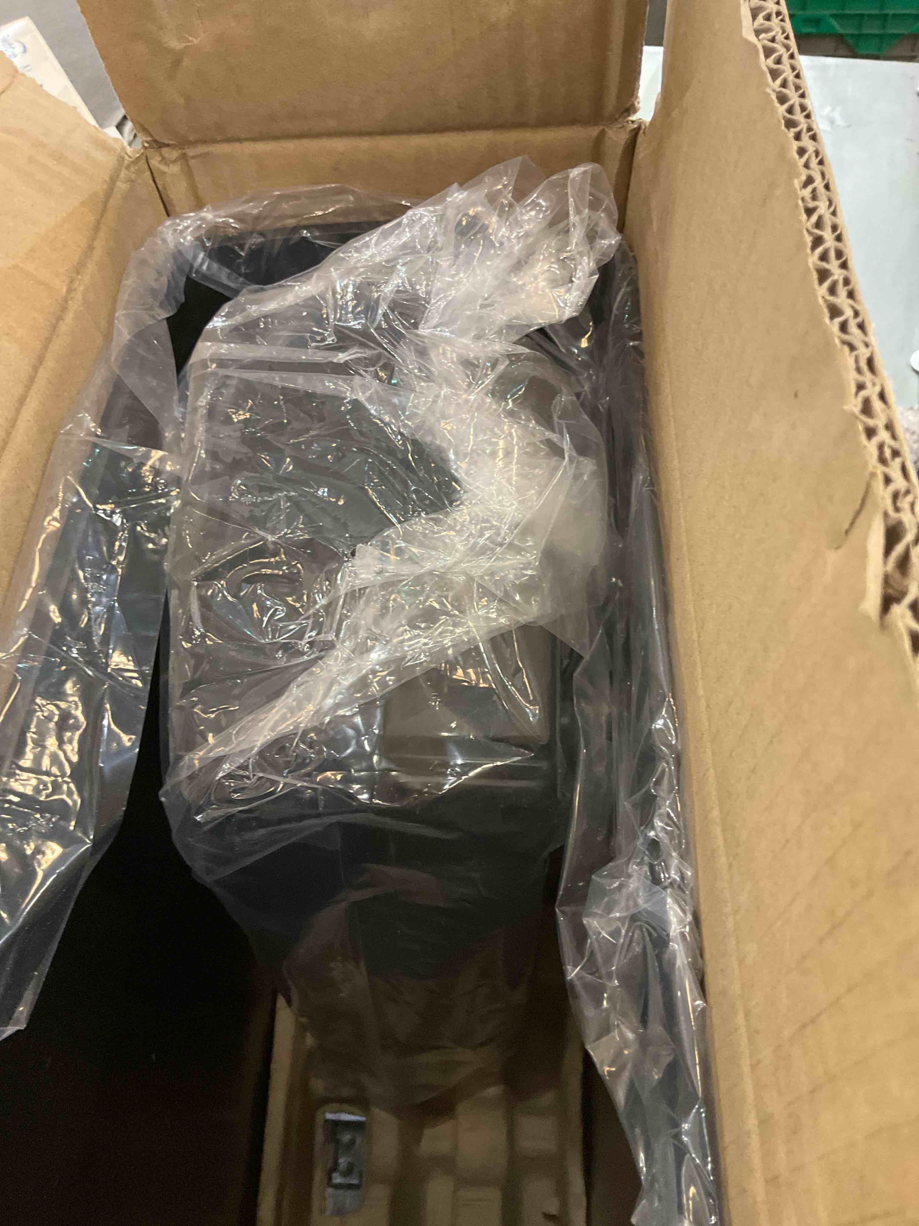 https://s3.amazonaws.com/lotting-images-prod/BargainHunt/EXS01506906_1716224790732.jpeg