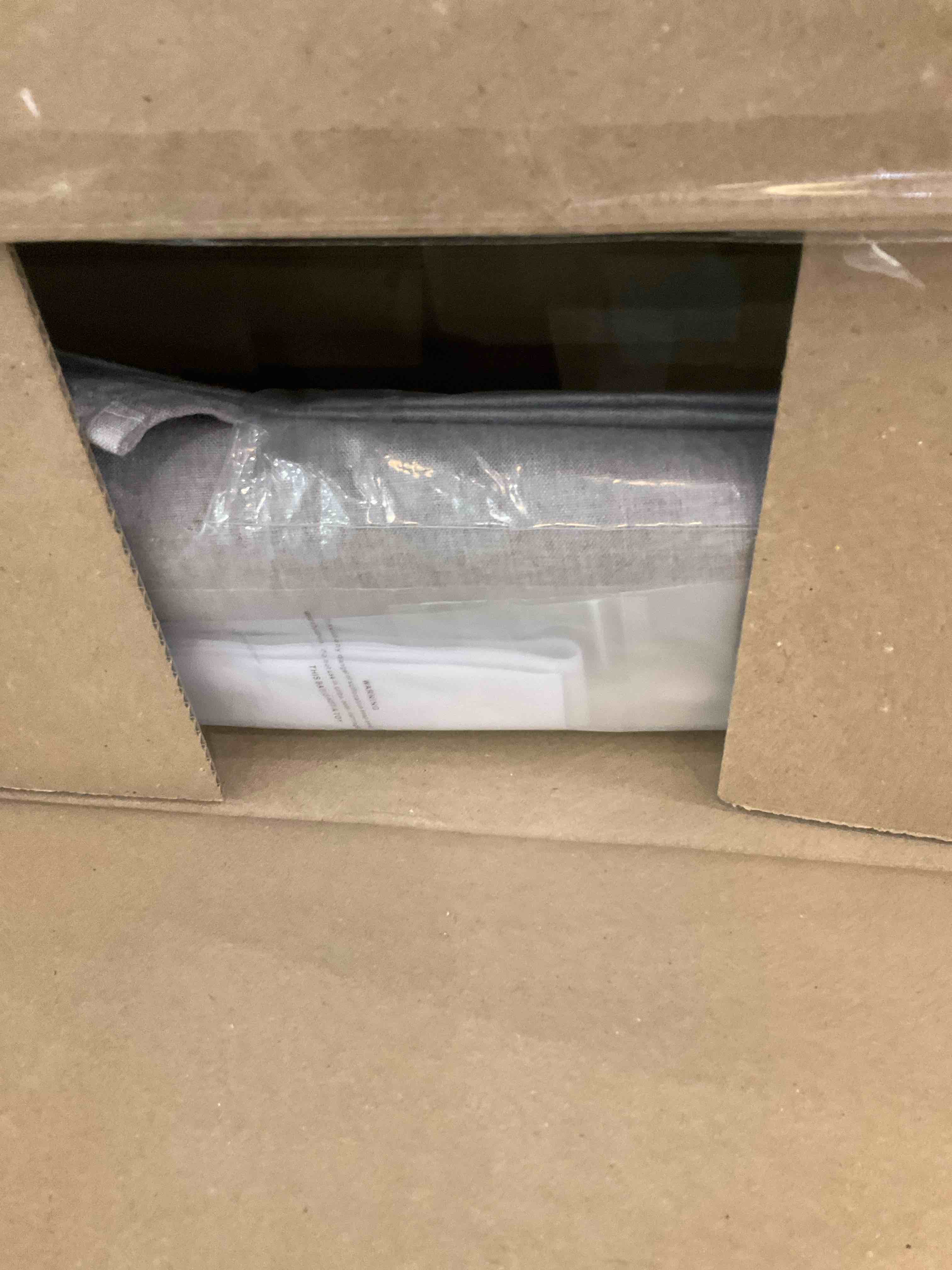 https://s3.amazonaws.com/lotting-images-prod/BargainHunt/EXS01506910_1716225222261.jpeg