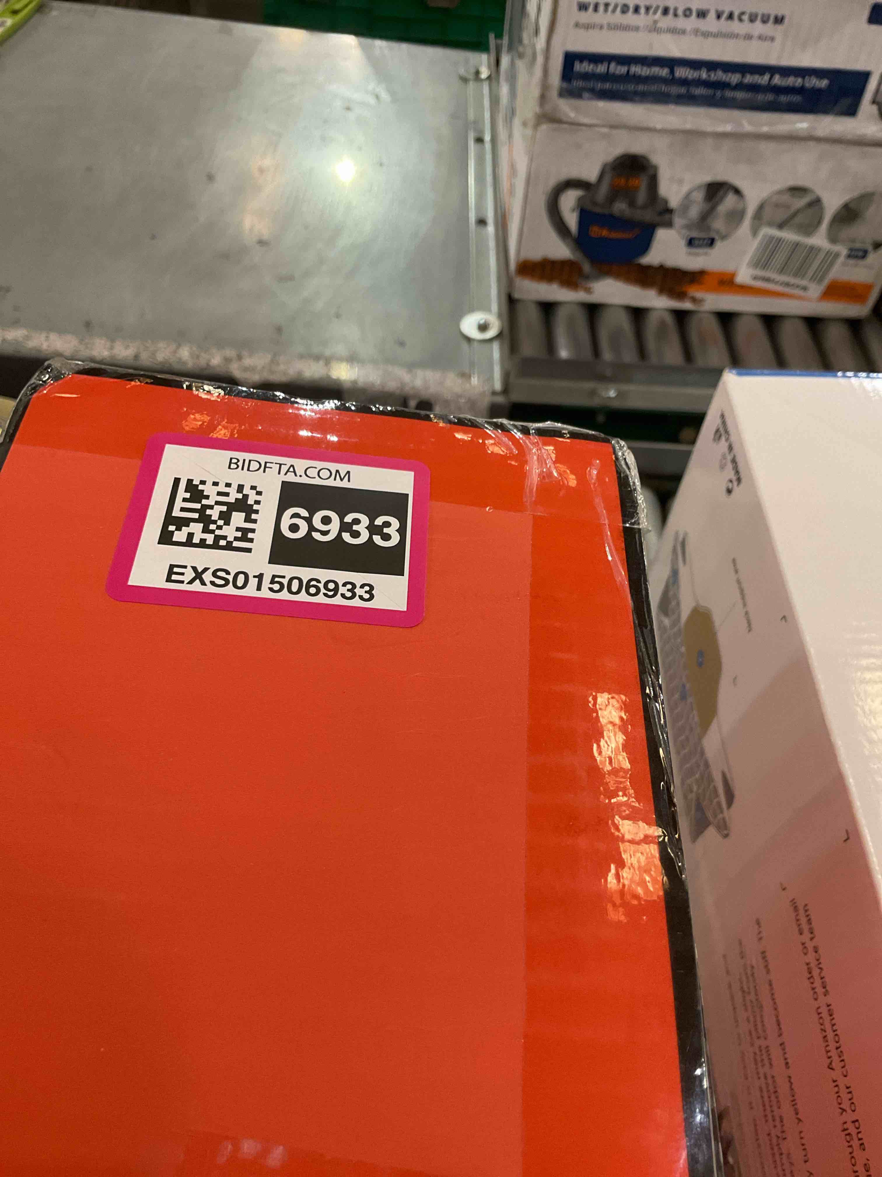 https://s3.amazonaws.com/lotting-images-prod/BargainHunt/EXS01506933_1716229670231.jpeg