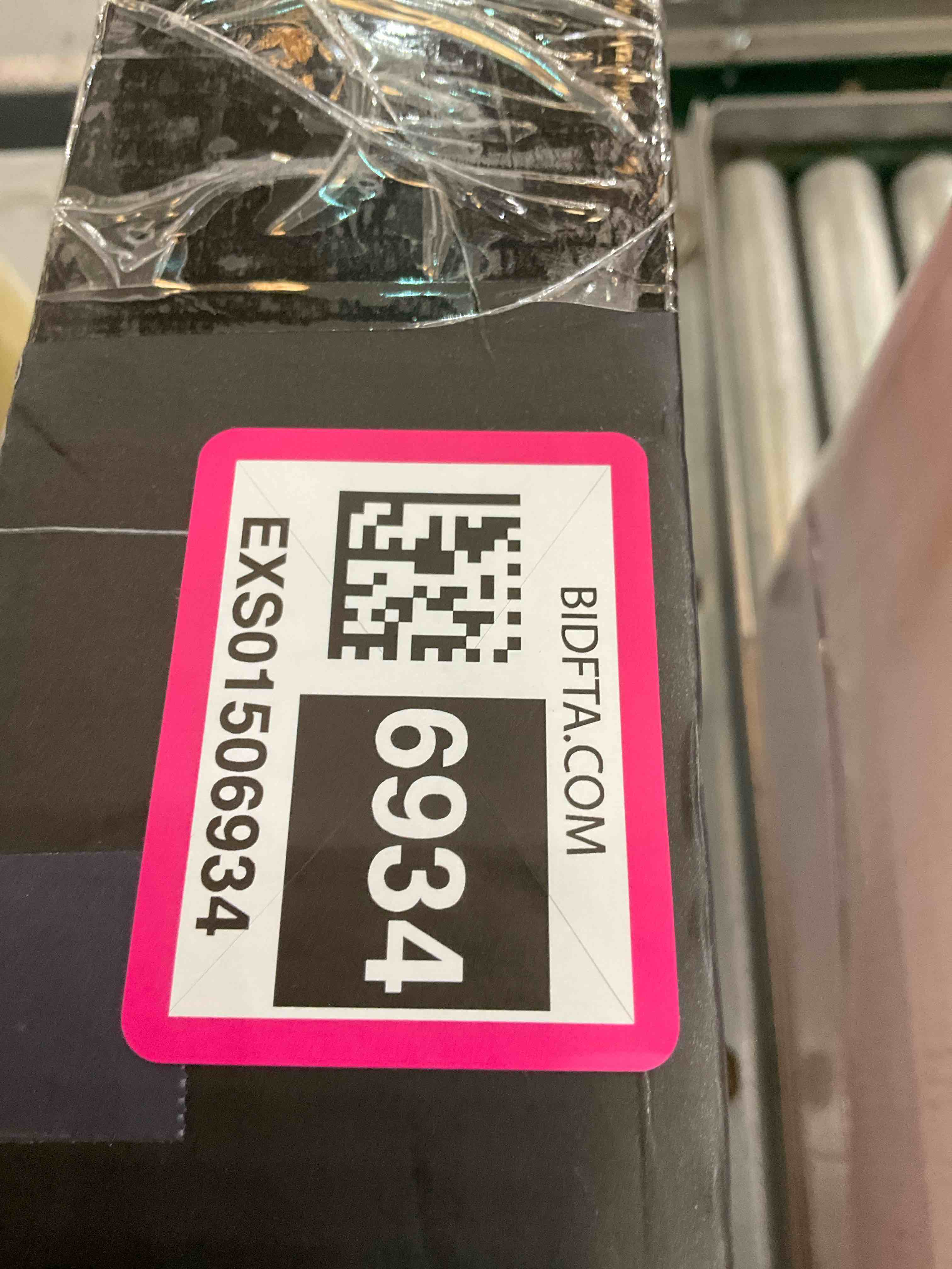 https://s3.amazonaws.com/lotting-images-prod/BargainHunt/EXS01506934_1716230042539.jpeg