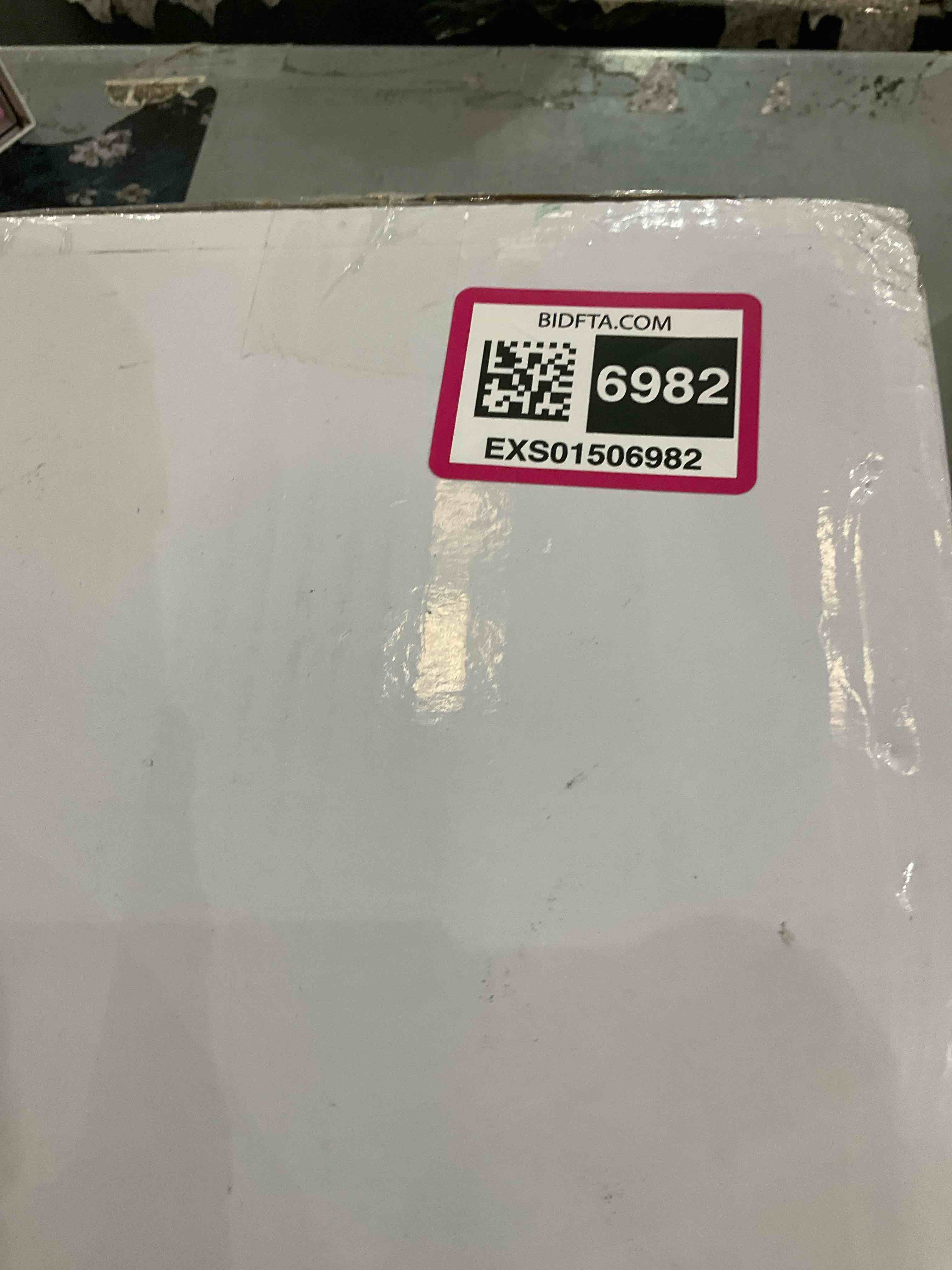 https://s3.amazonaws.com/lotting-images-prod/BargainHunt/EXS01506982_1716301984764.jpeg