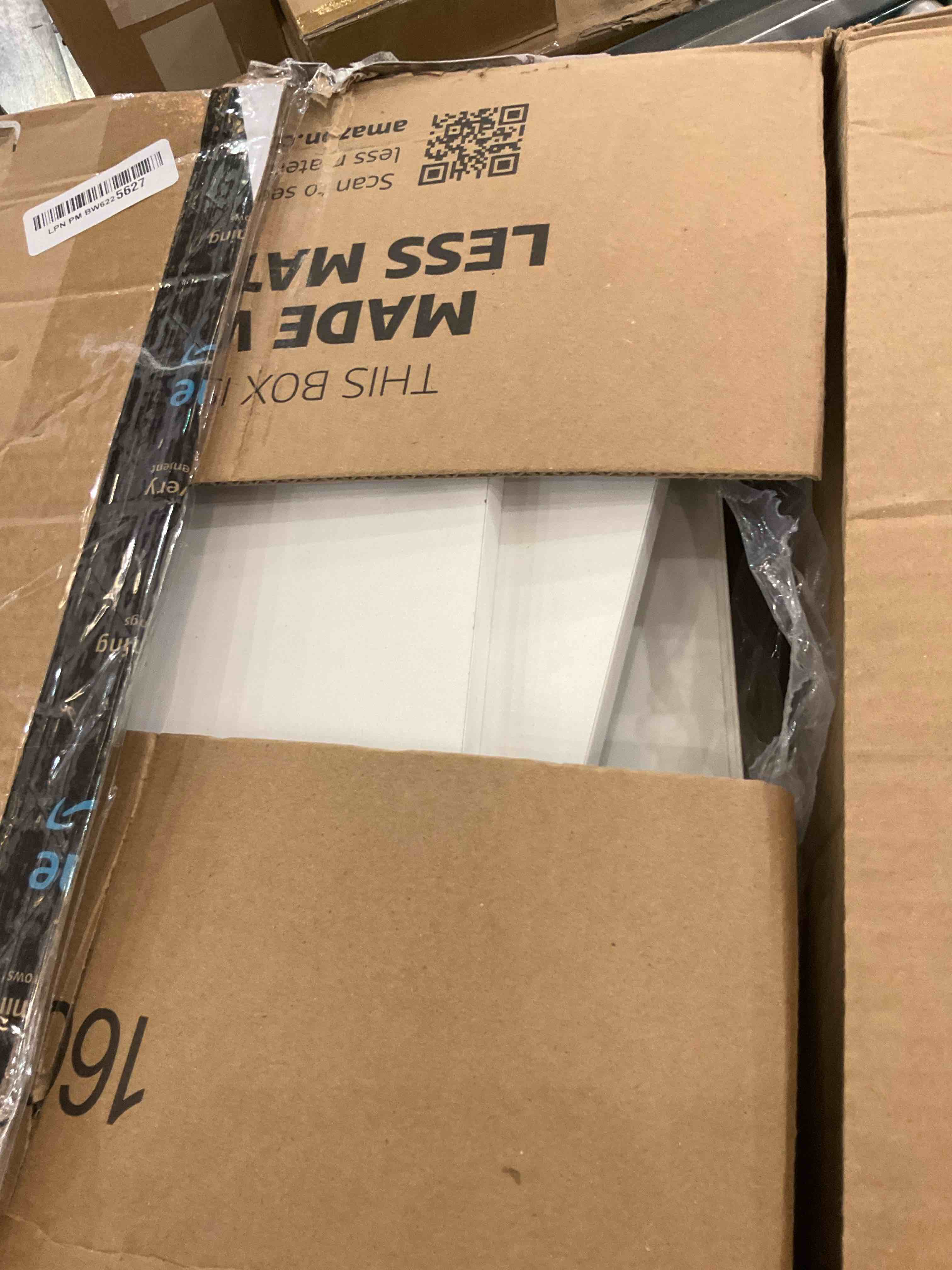 https://s3.amazonaws.com/lotting-images-prod/BargainHunt/EXS01506987_1716302442836.jpeg