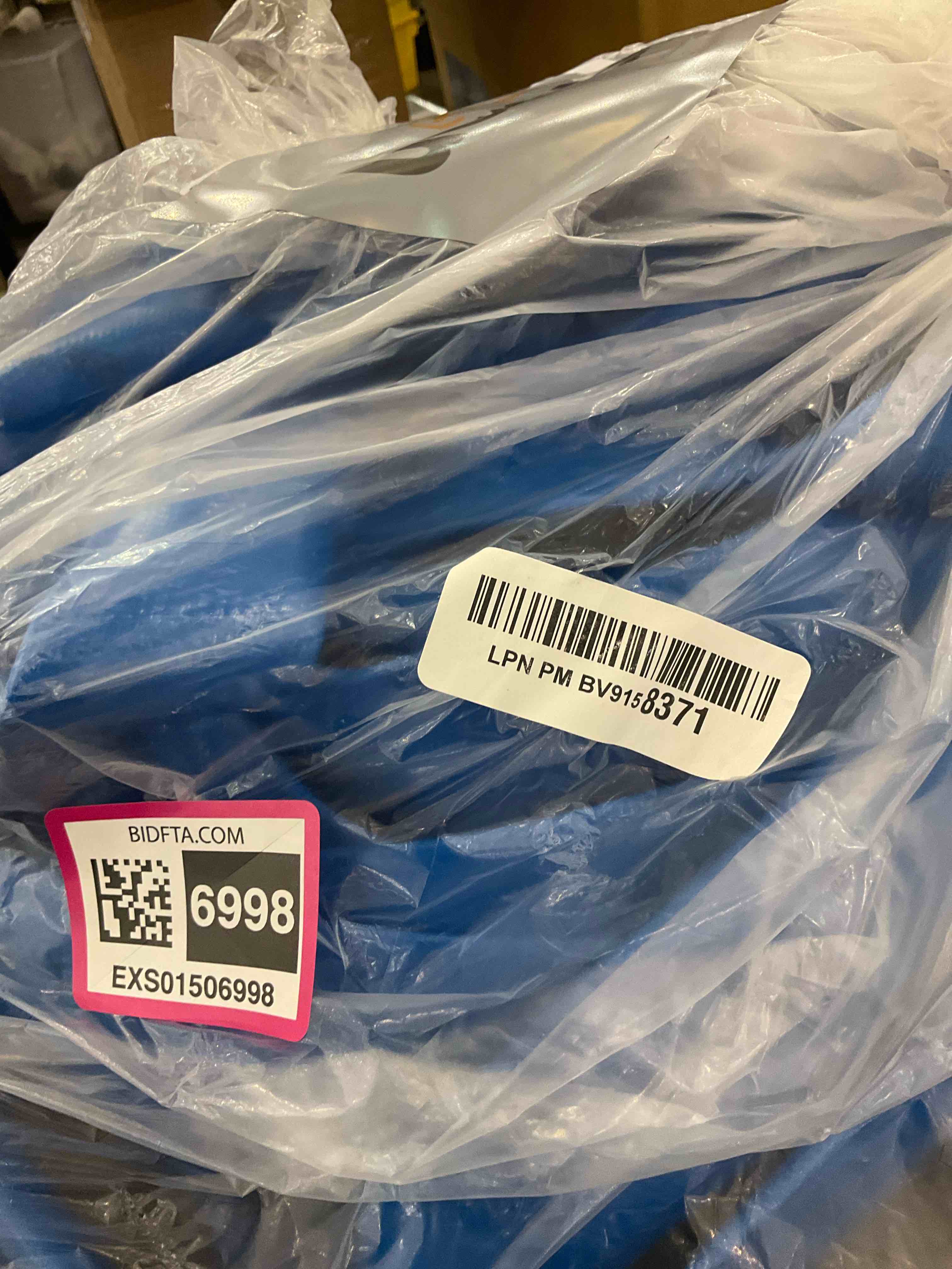 https://s3.amazonaws.com/lotting-images-prod/BargainHunt/EXS01506998_1716304488630.jpeg