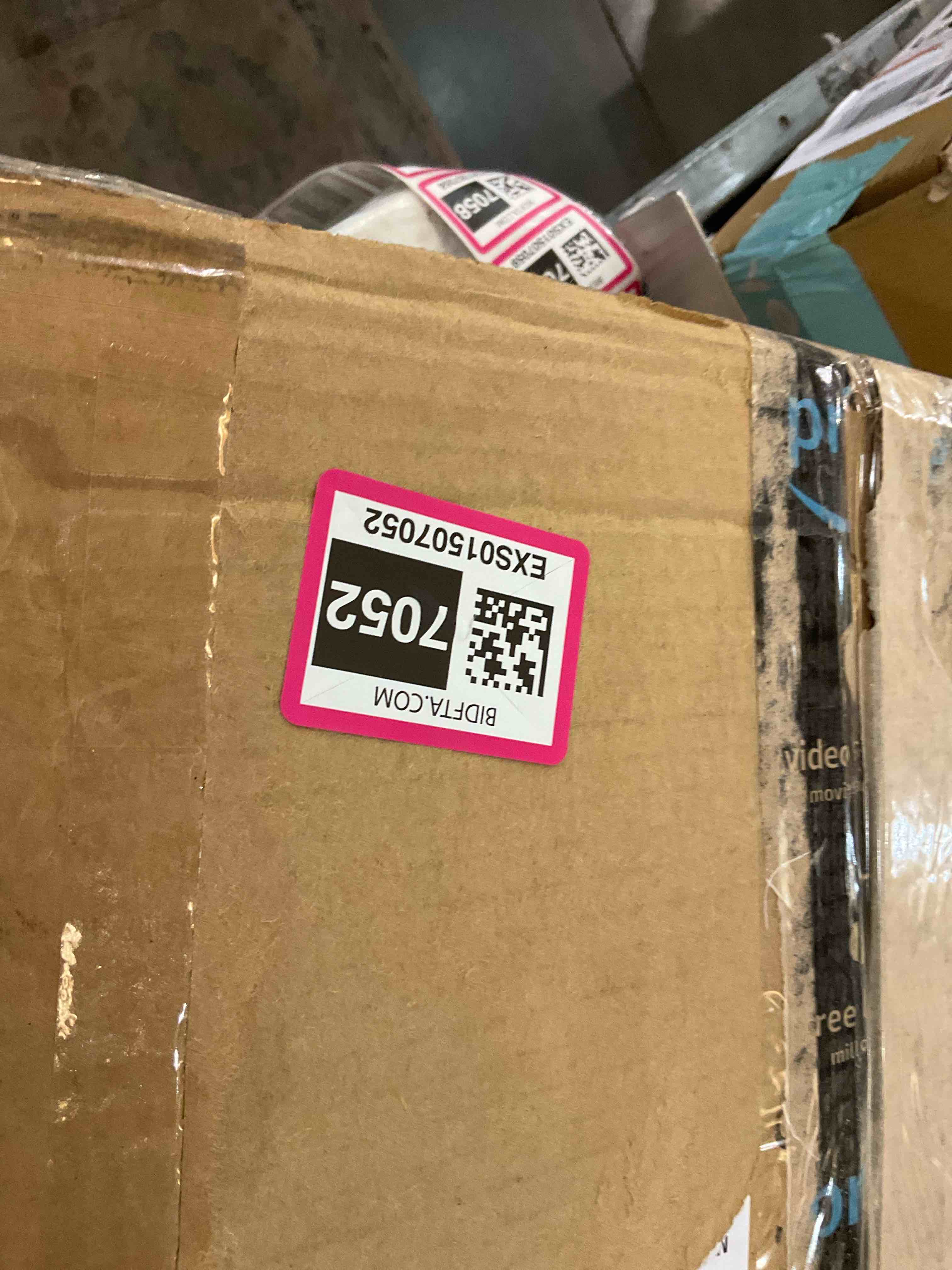 https://s3.amazonaws.com/lotting-images-prod/BargainHunt/EXS01507052_1716474395167.jpeg