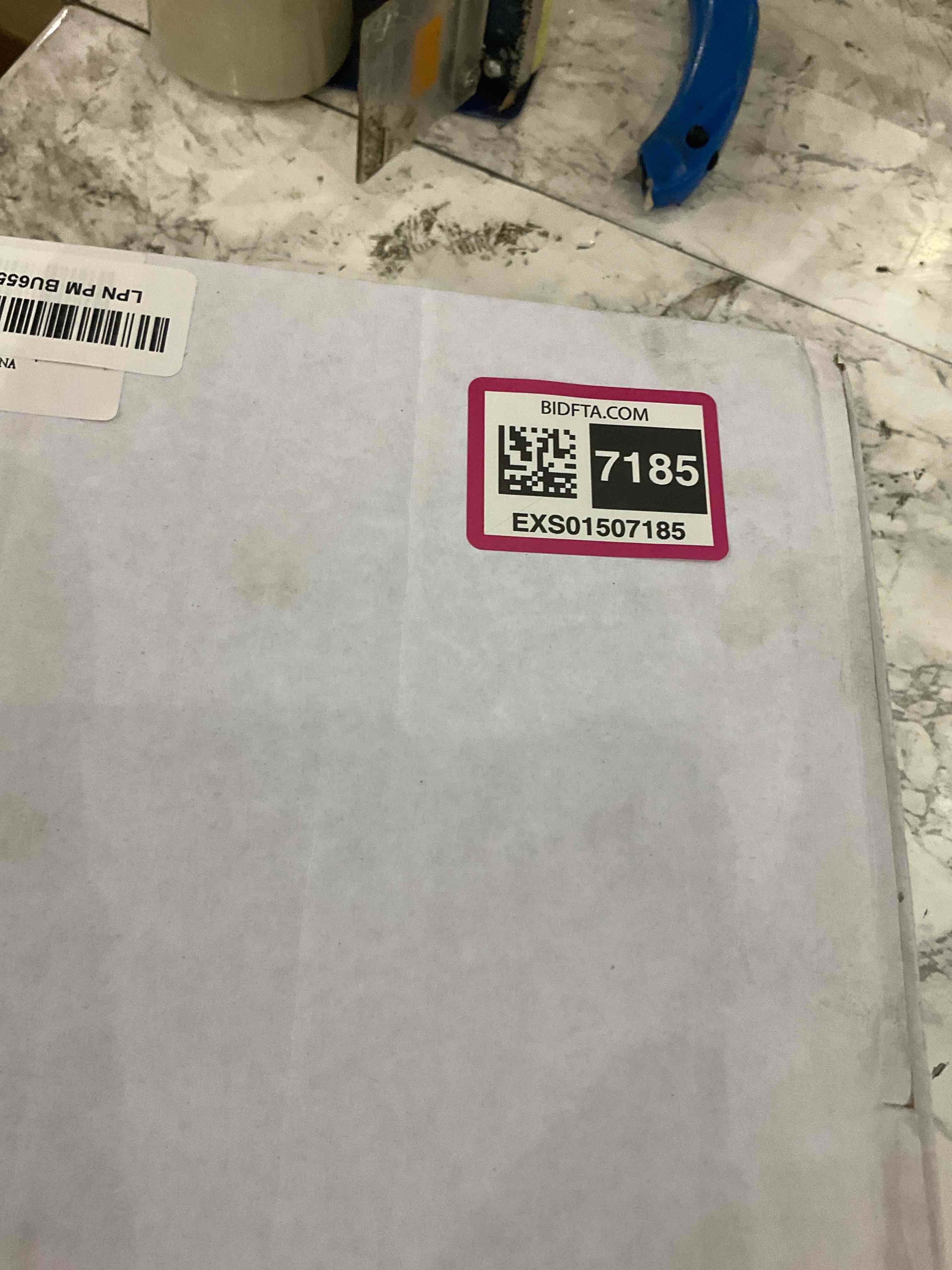 https://s3.amazonaws.com/lotting-images-prod/BargainHunt/EXS01507185_1716895160789.jpeg