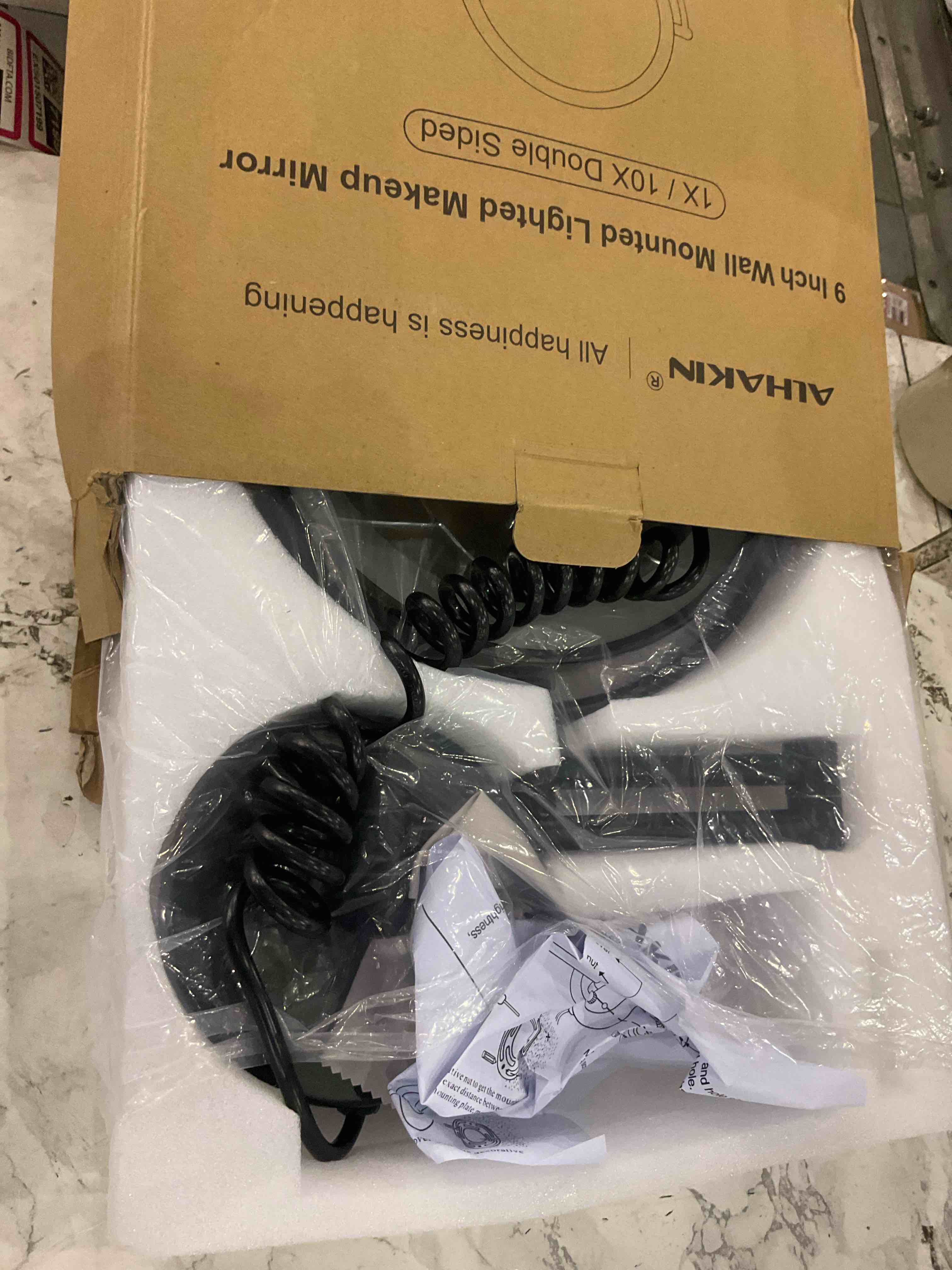https://s3.amazonaws.com/lotting-images-prod/BargainHunt/EXS01507191_1716895452629.jpeg