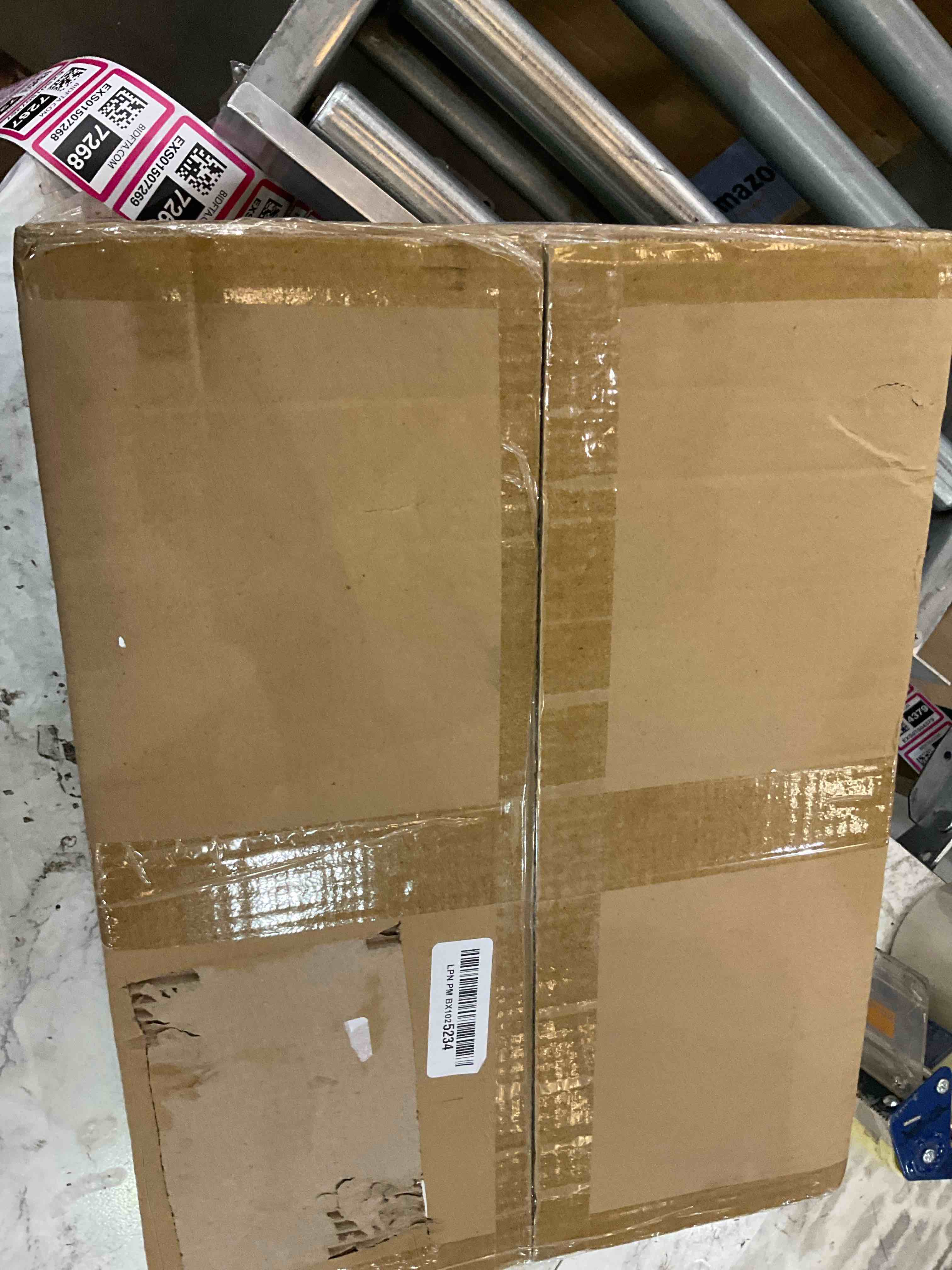 https://s3.amazonaws.com/lotting-images-prod/BargainHunt/EXS01507262_1716903802157.jpeg
