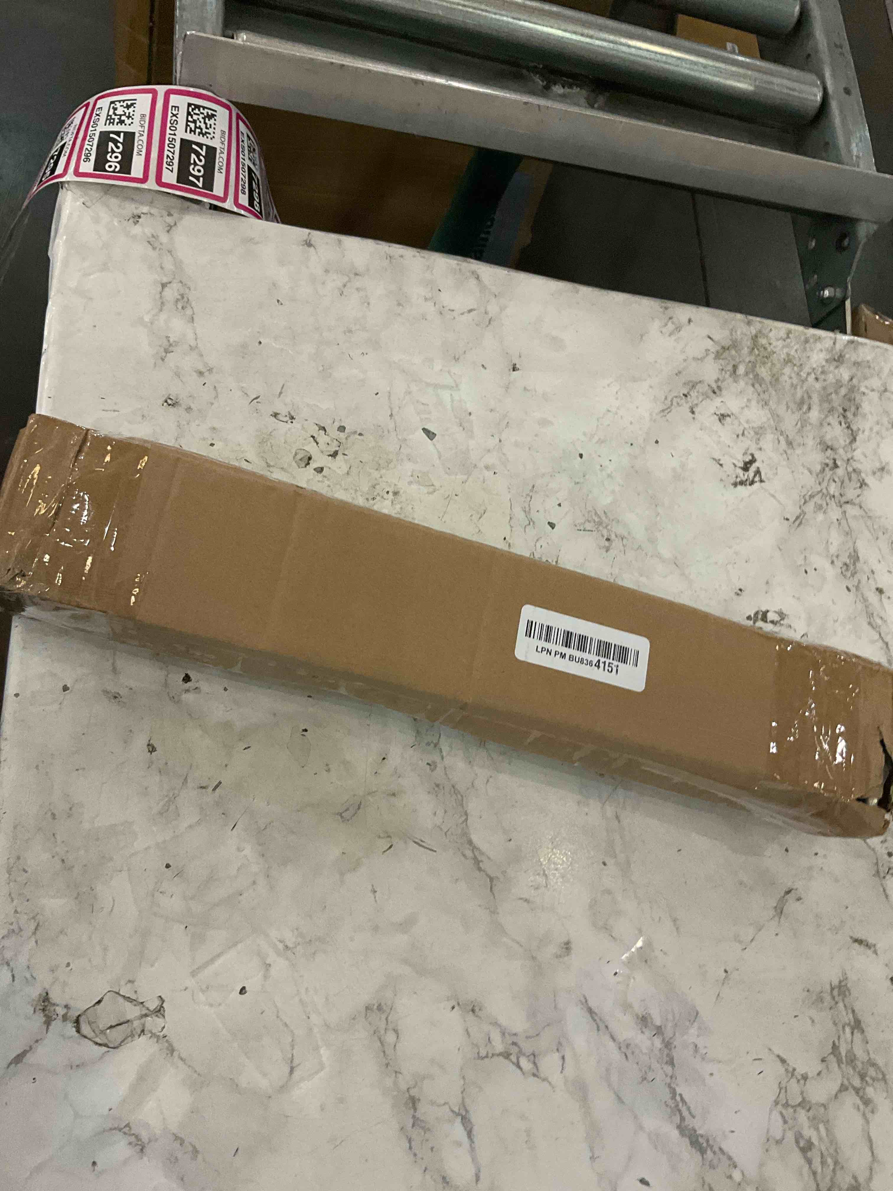 https://s3.amazonaws.com/lotting-images-prod/BargainHunt/EXS01507291_1716905710904.jpeg