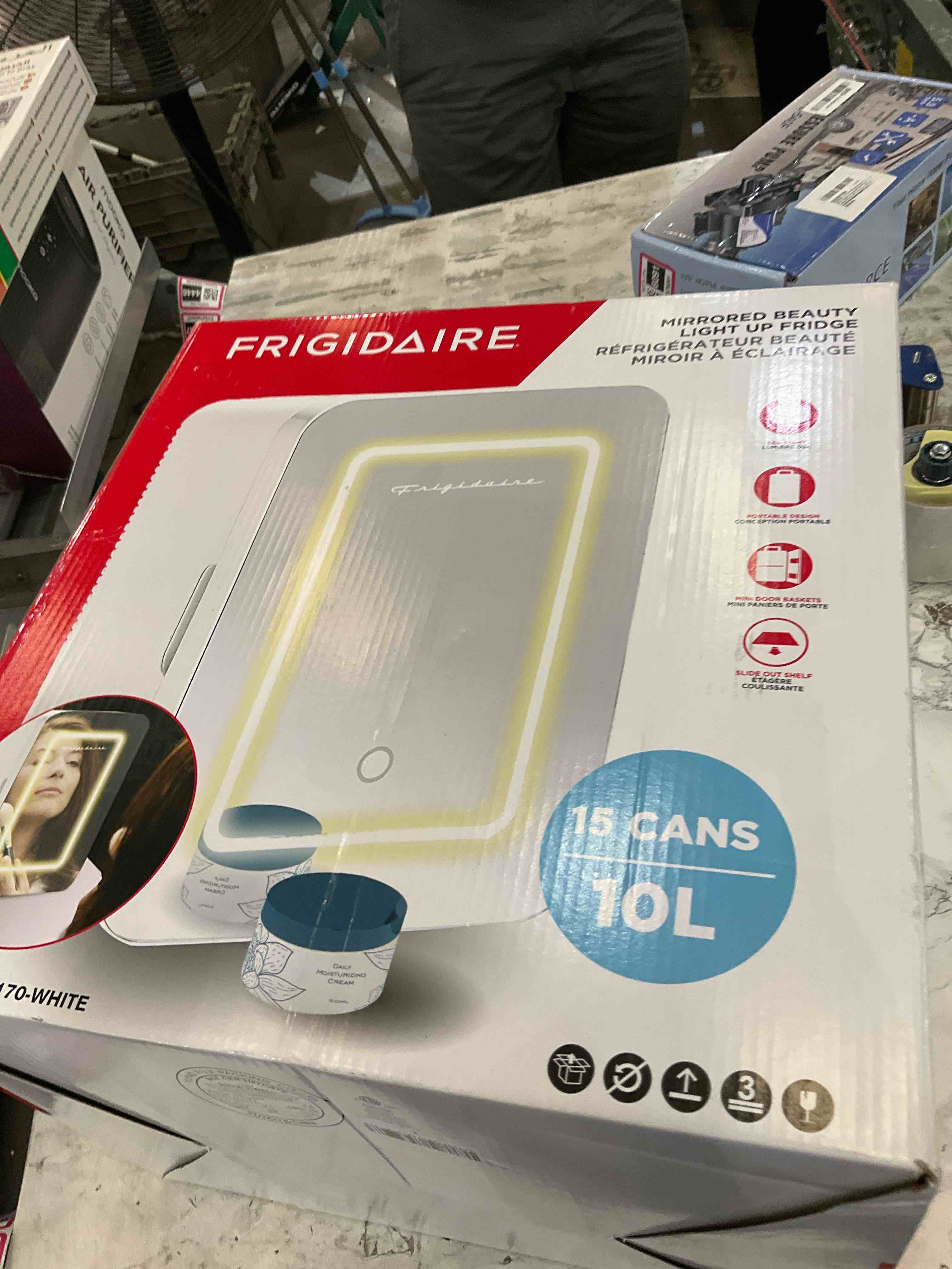 https://s3.amazonaws.com/lotting-images-prod/BargainHunt/EXS01507360_1716915426399.jpeg