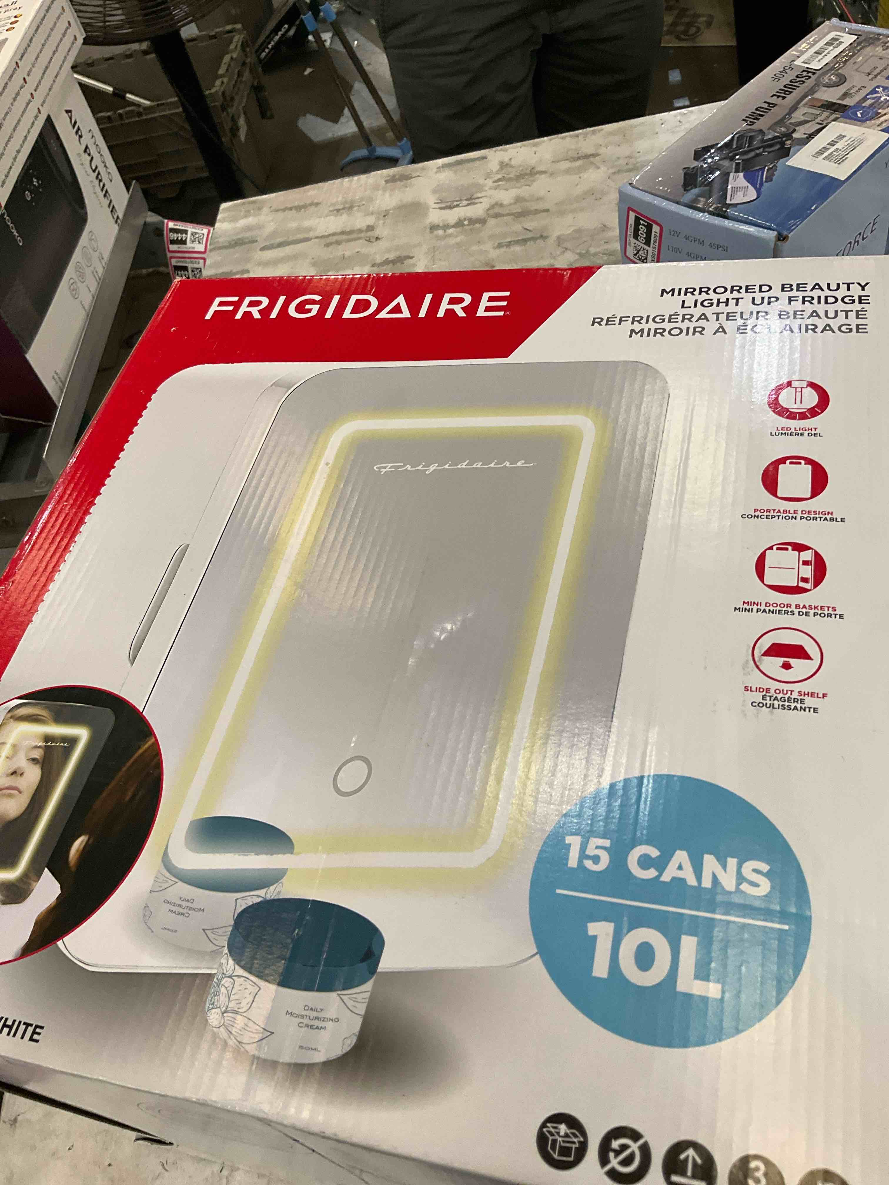https://s3.amazonaws.com/lotting-images-prod/BargainHunt/EXS01507360_1716915427842.jpeg
