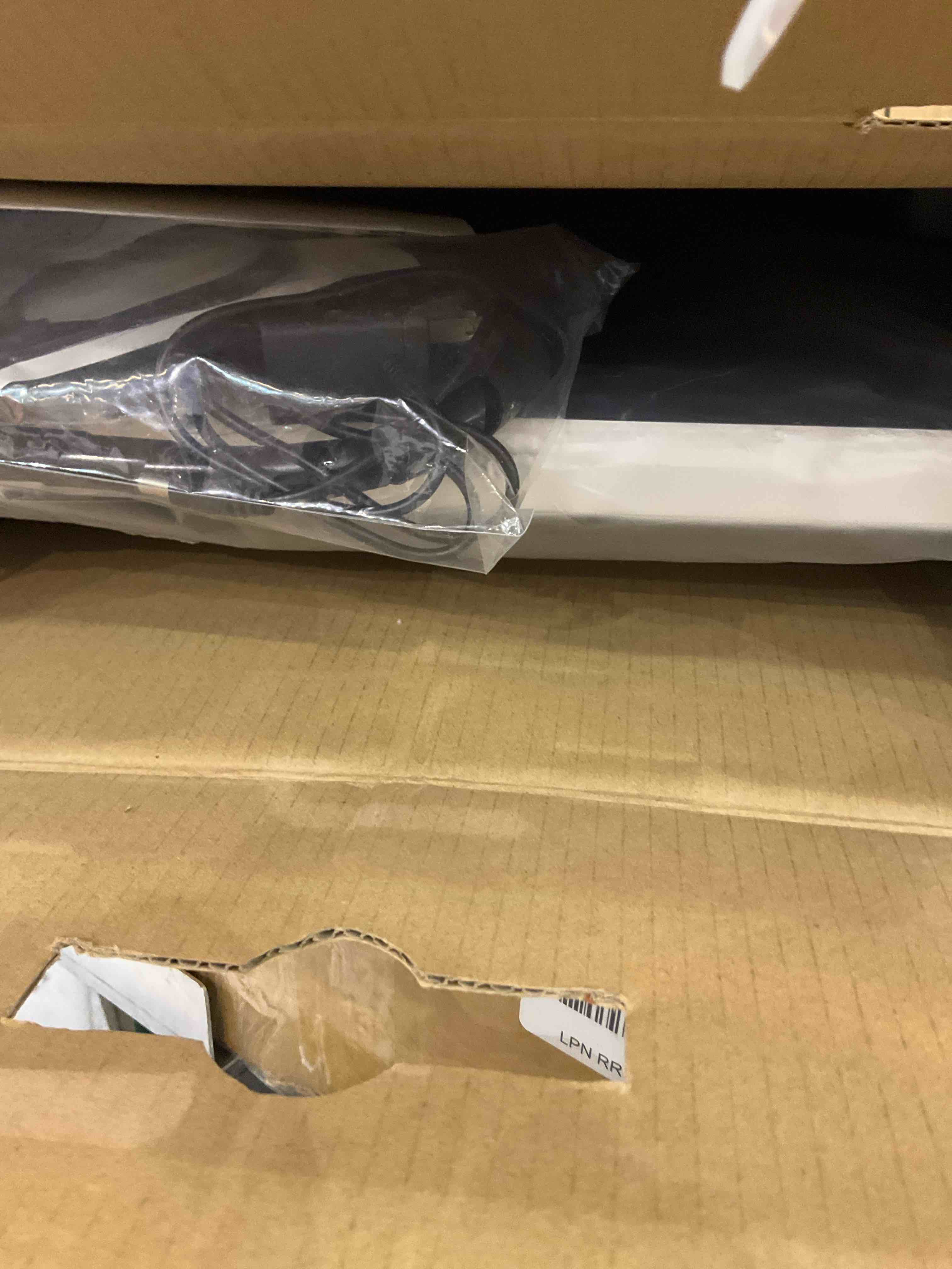 https://s3.amazonaws.com/lotting-images-prod/BargainHunt/EXS01507511_1715871522939.jpeg