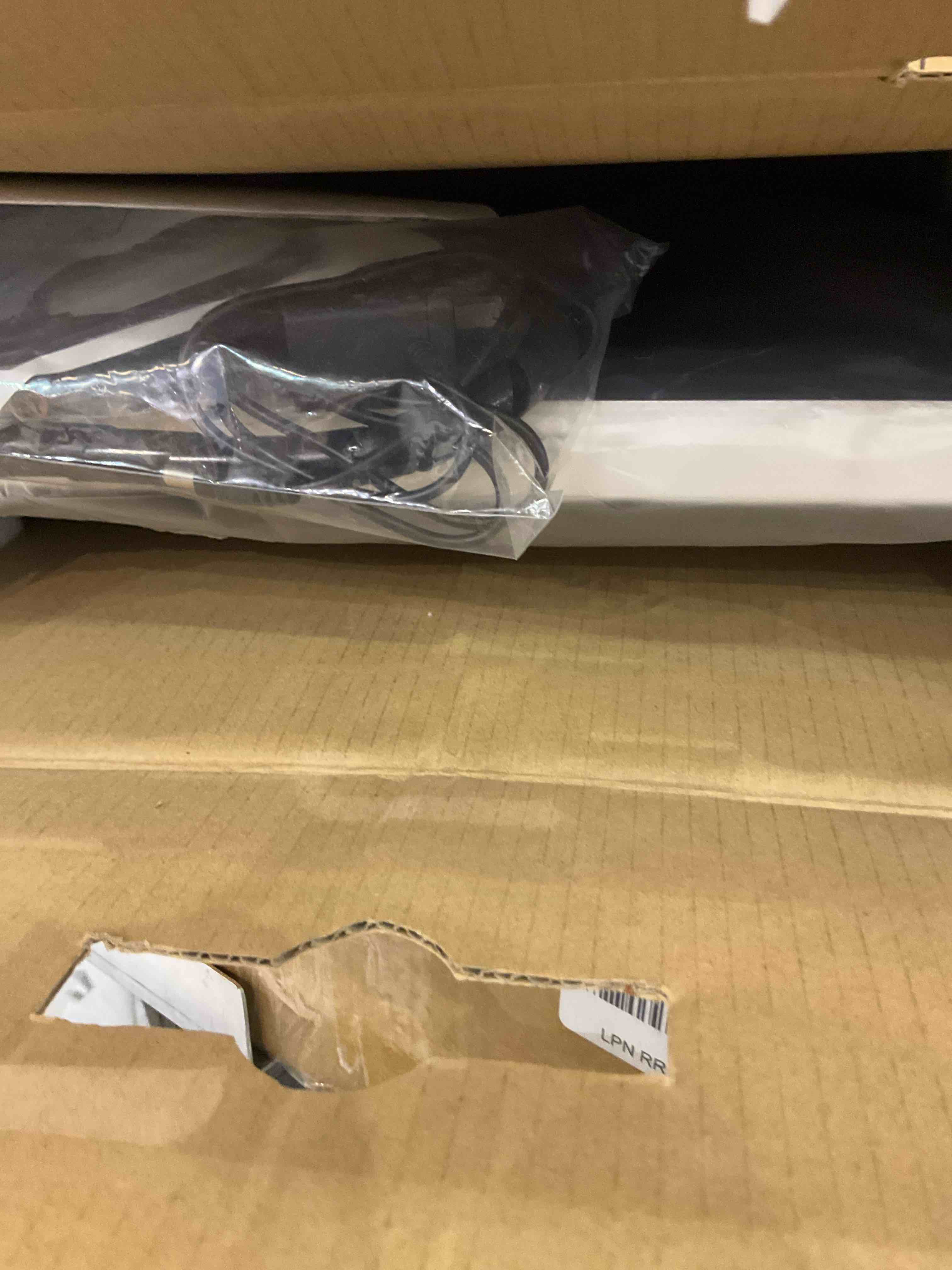 https://s3.amazonaws.com/lotting-images-prod/BargainHunt/EXS01507511_1715871524348.jpeg