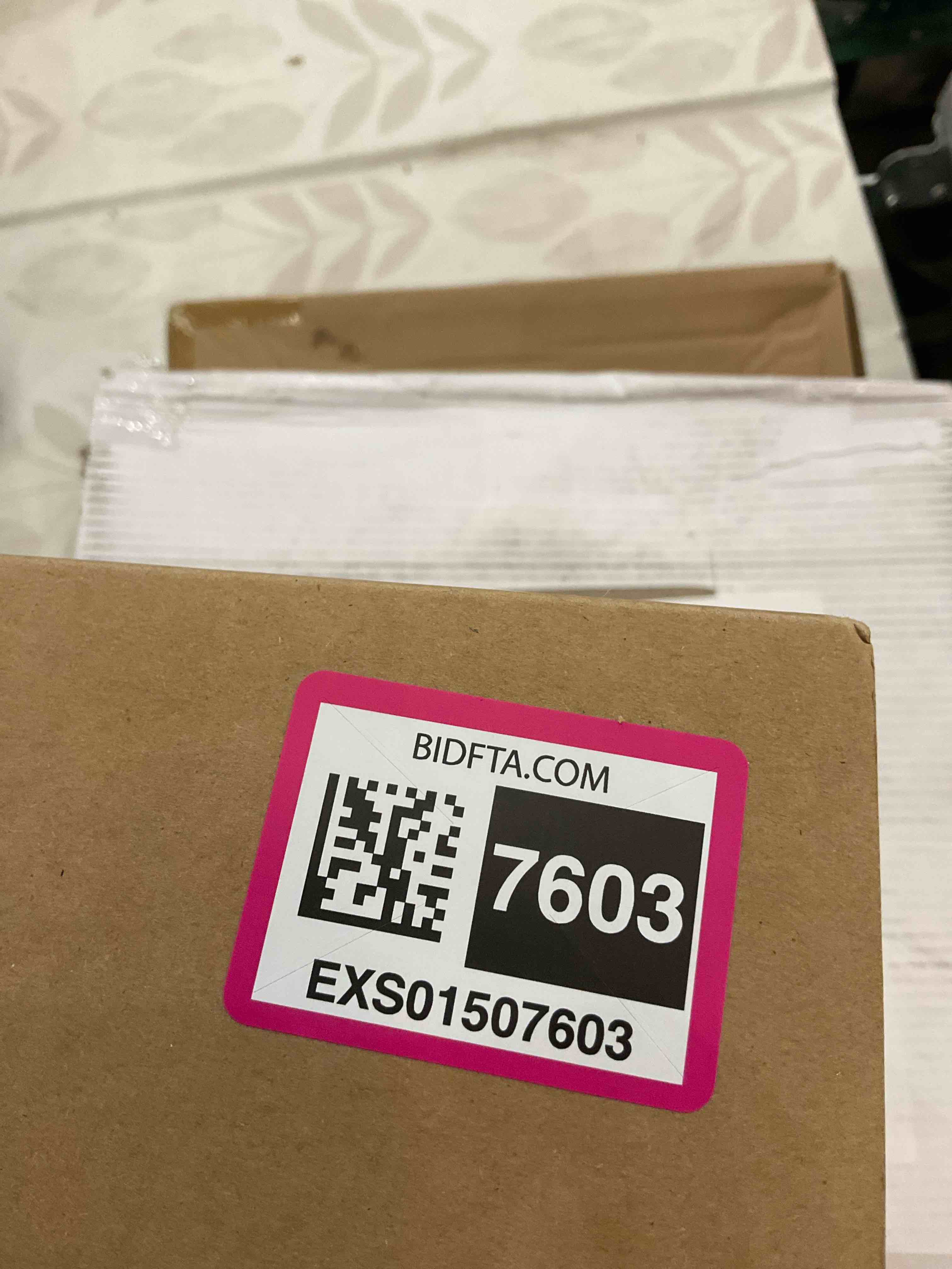 https://s3.amazonaws.com/lotting-images-prod/BargainHunt/EXS01507603_1715881782429.jpeg