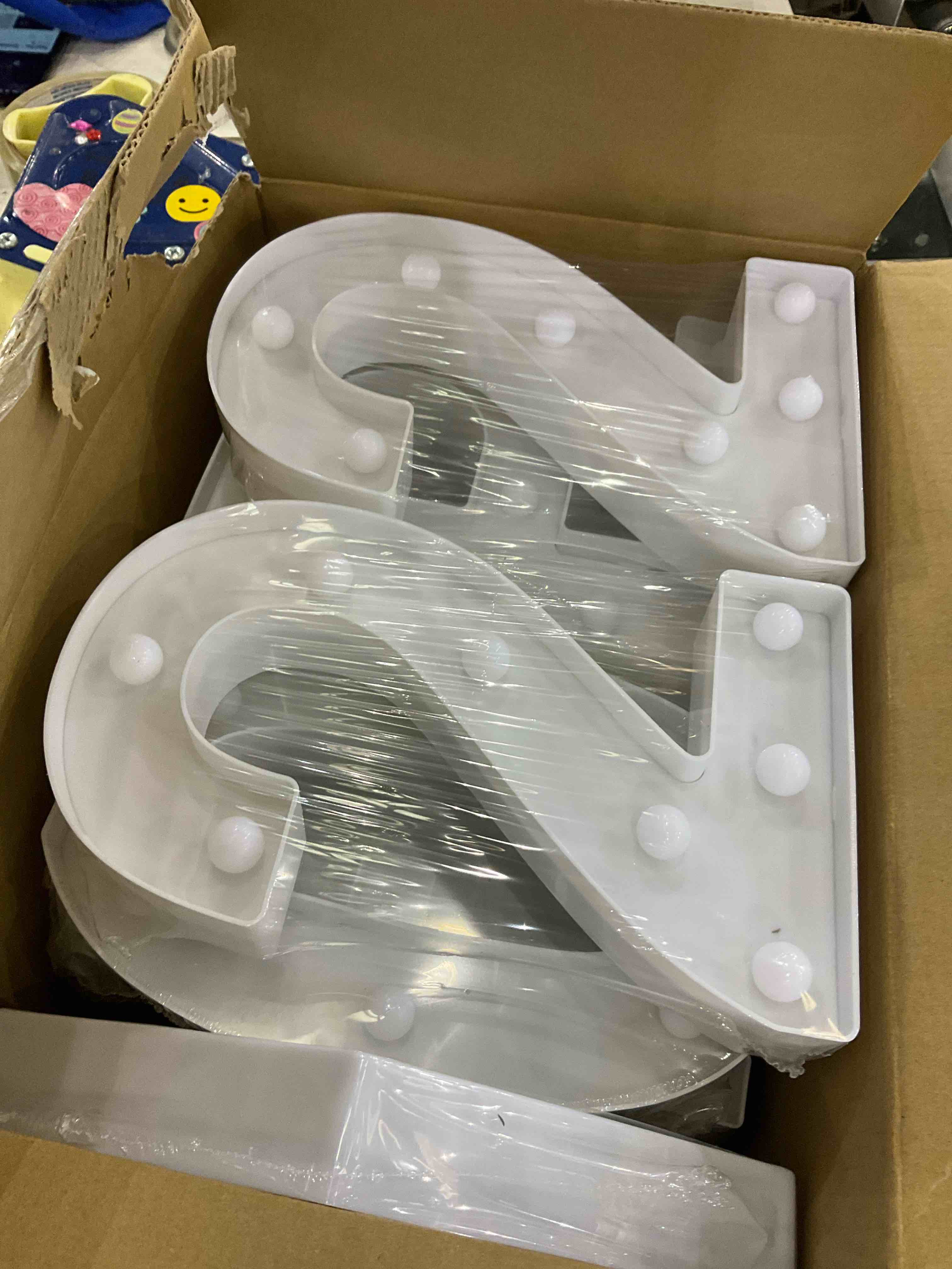 https://s3.amazonaws.com/lotting-images-prod/BargainHunt/EXS01507731_1715963967501.jpeg