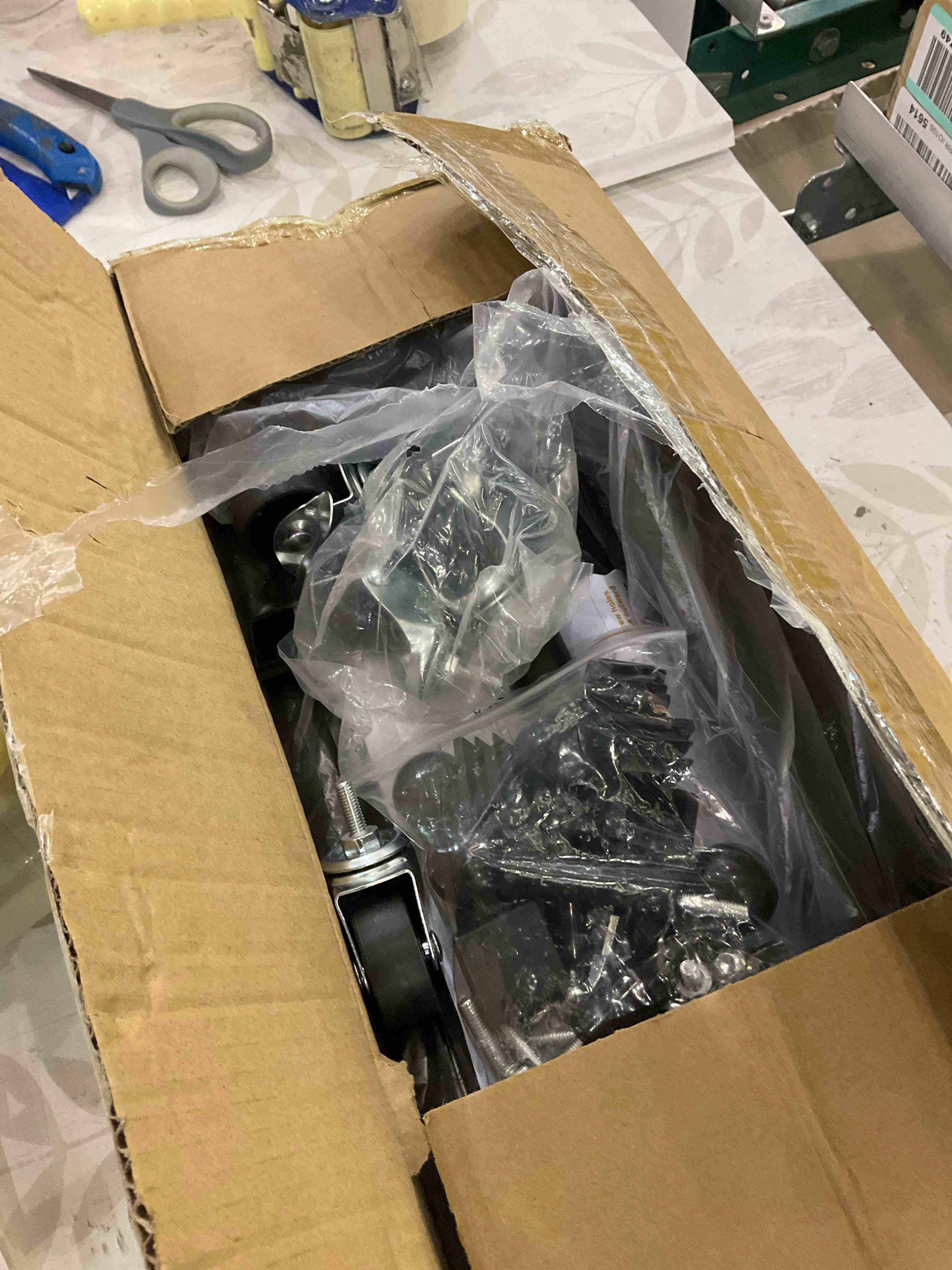 https://s3.amazonaws.com/lotting-images-prod/BargainHunt/EXS01507746_1715965604412.jpeg
