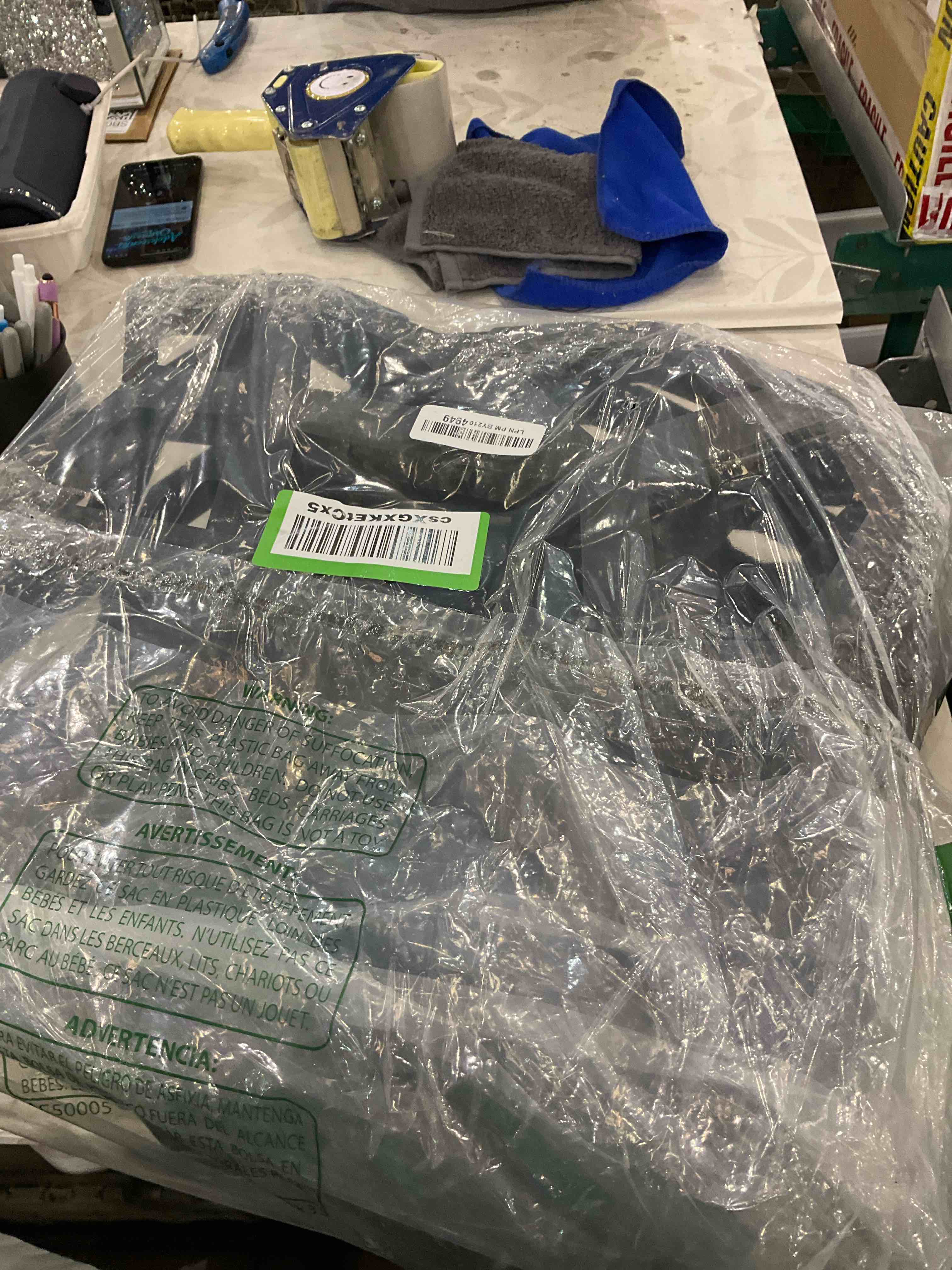 https://s3.amazonaws.com/lotting-images-prod/BargainHunt/EXS01507794_1715972832577.jpeg