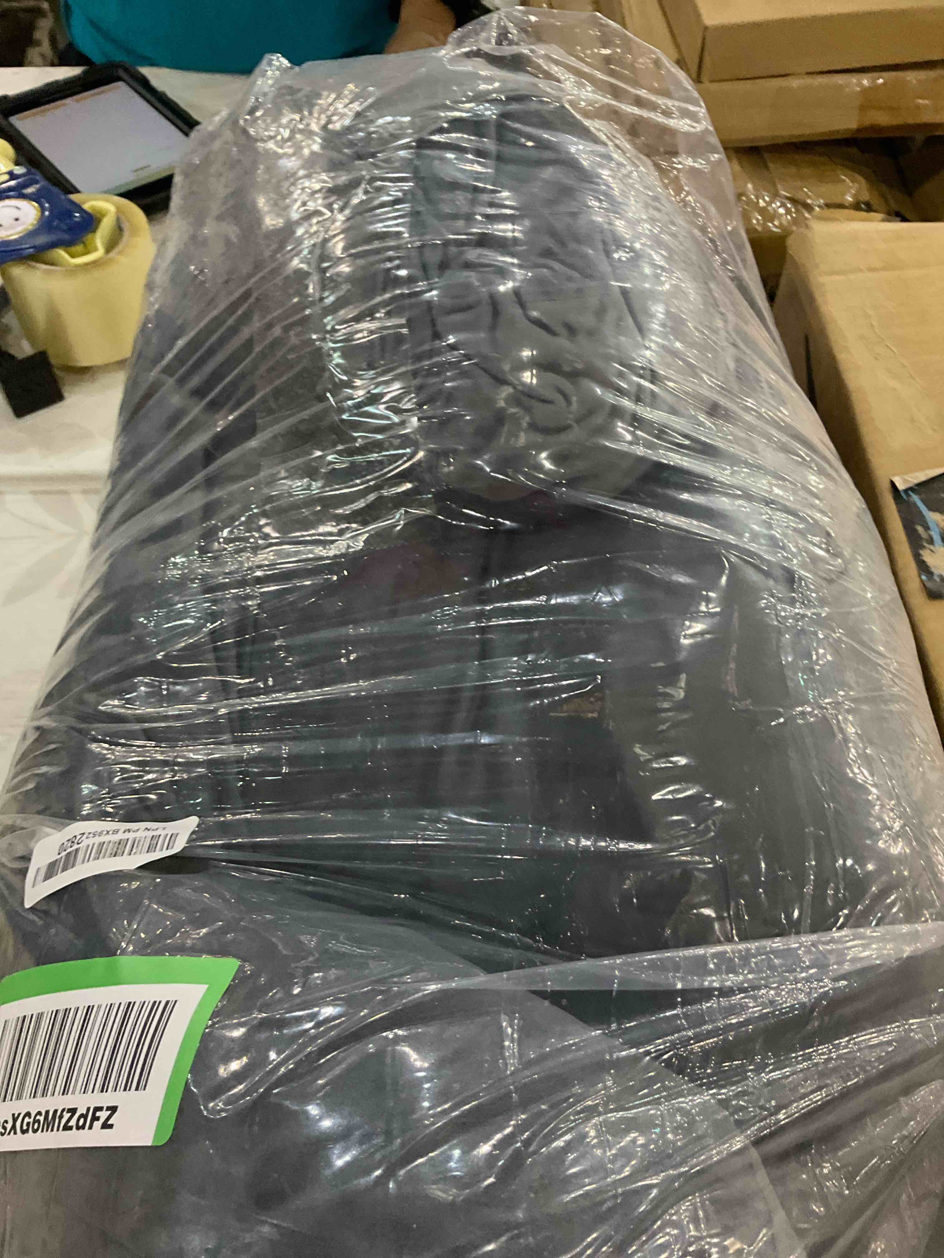 https://s3.amazonaws.com/lotting-images-prod/BargainHunt/EXS01507805_1716204280977.jpeg