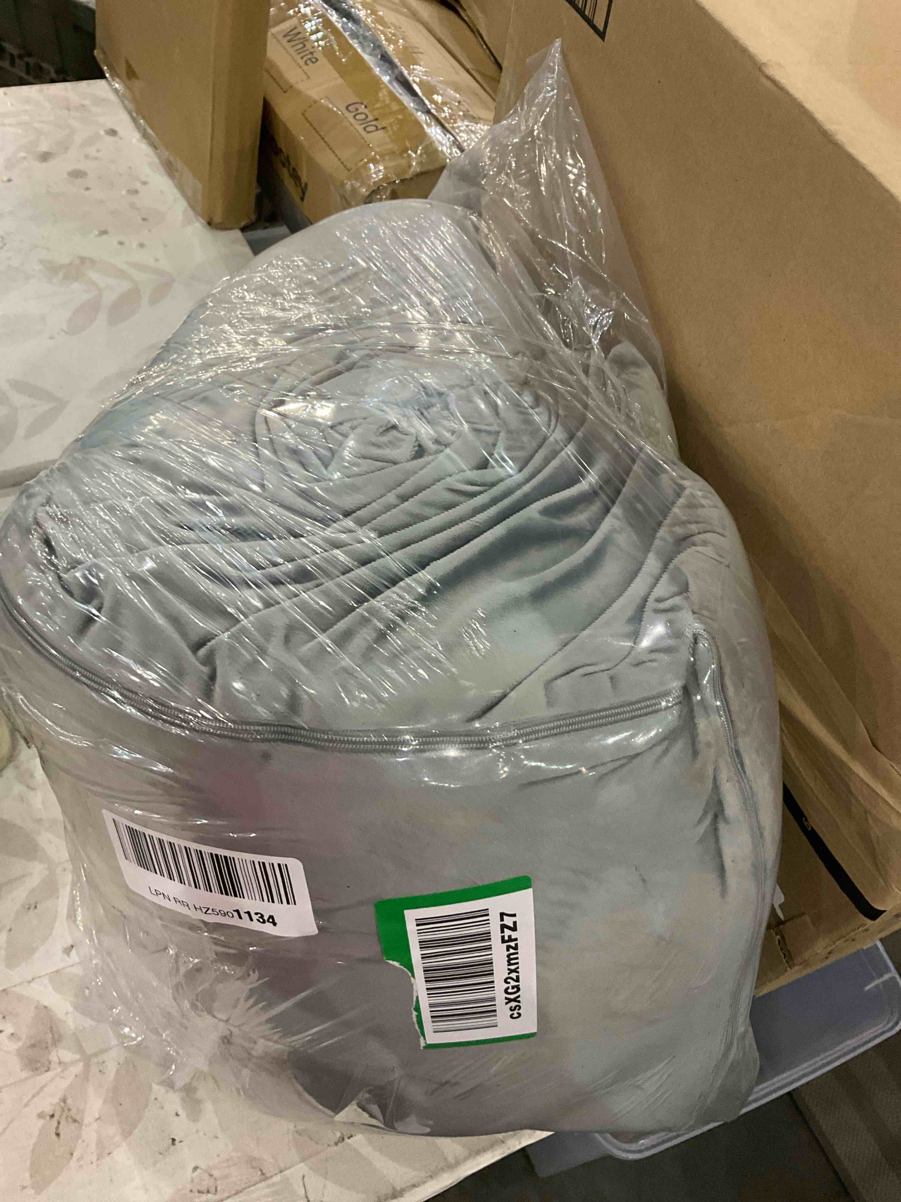 https://s3.amazonaws.com/lotting-images-prod/BargainHunt/EXS01507808_1716204563098.jpeg