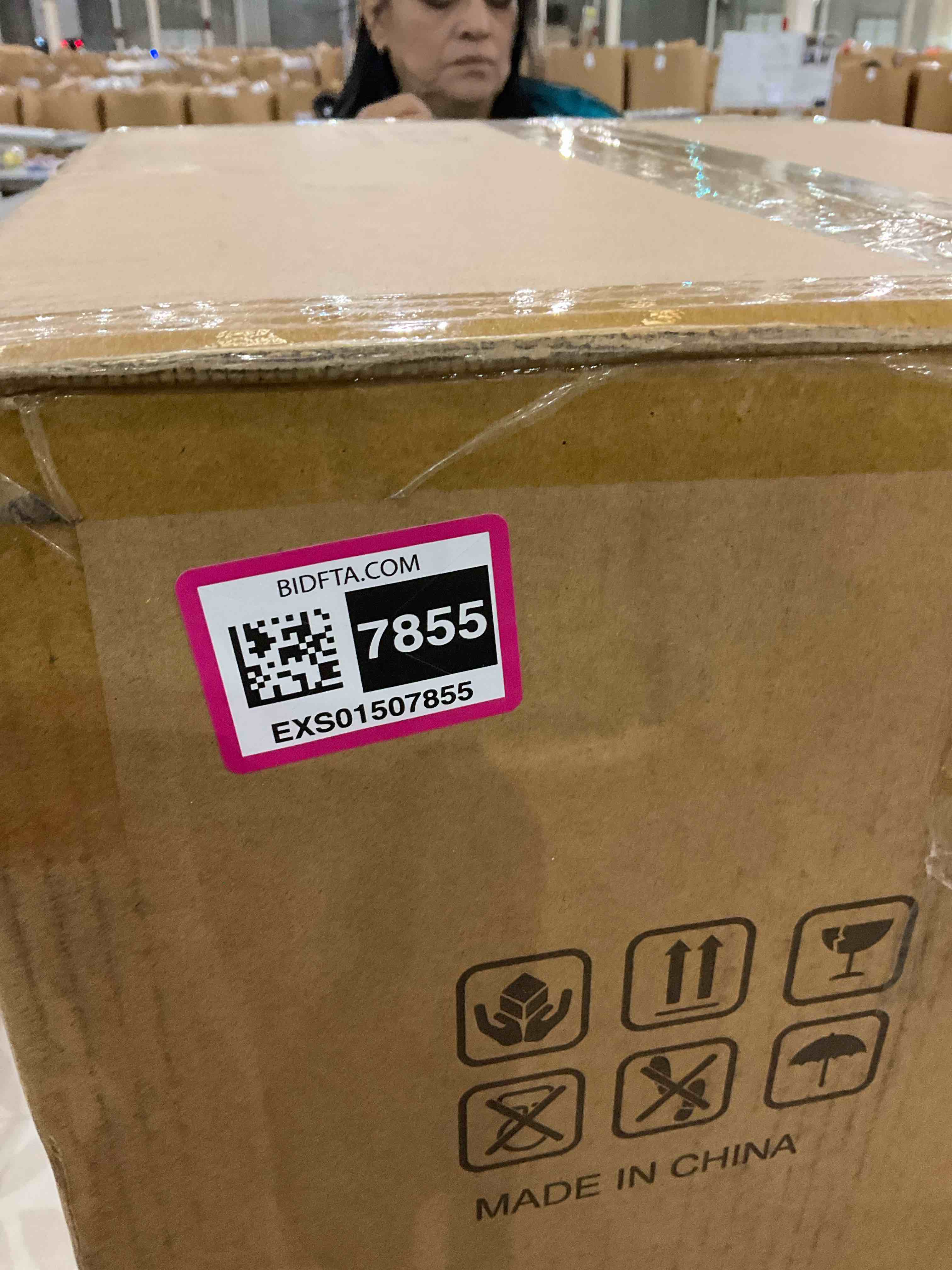 https://s3.amazonaws.com/lotting-images-prod/BargainHunt/EXS01507855_1716208594764.jpeg