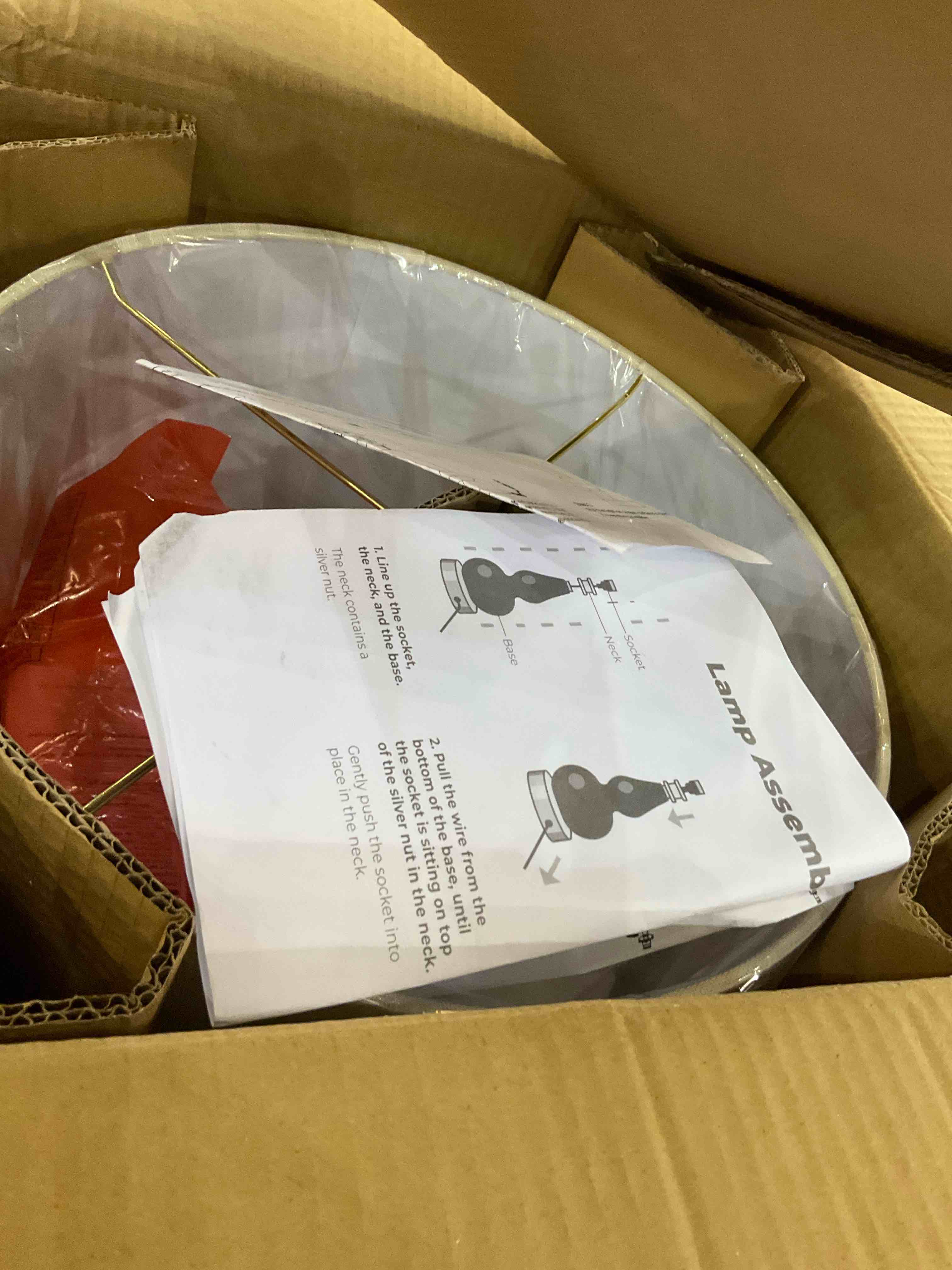 https://s3.amazonaws.com/lotting-images-prod/BargainHunt/EXS01507866_1716209485520.jpeg